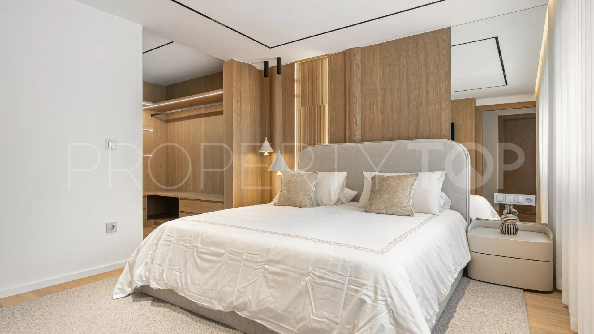 Apartamento con 3 dormitorios en venta en Magna Marbella