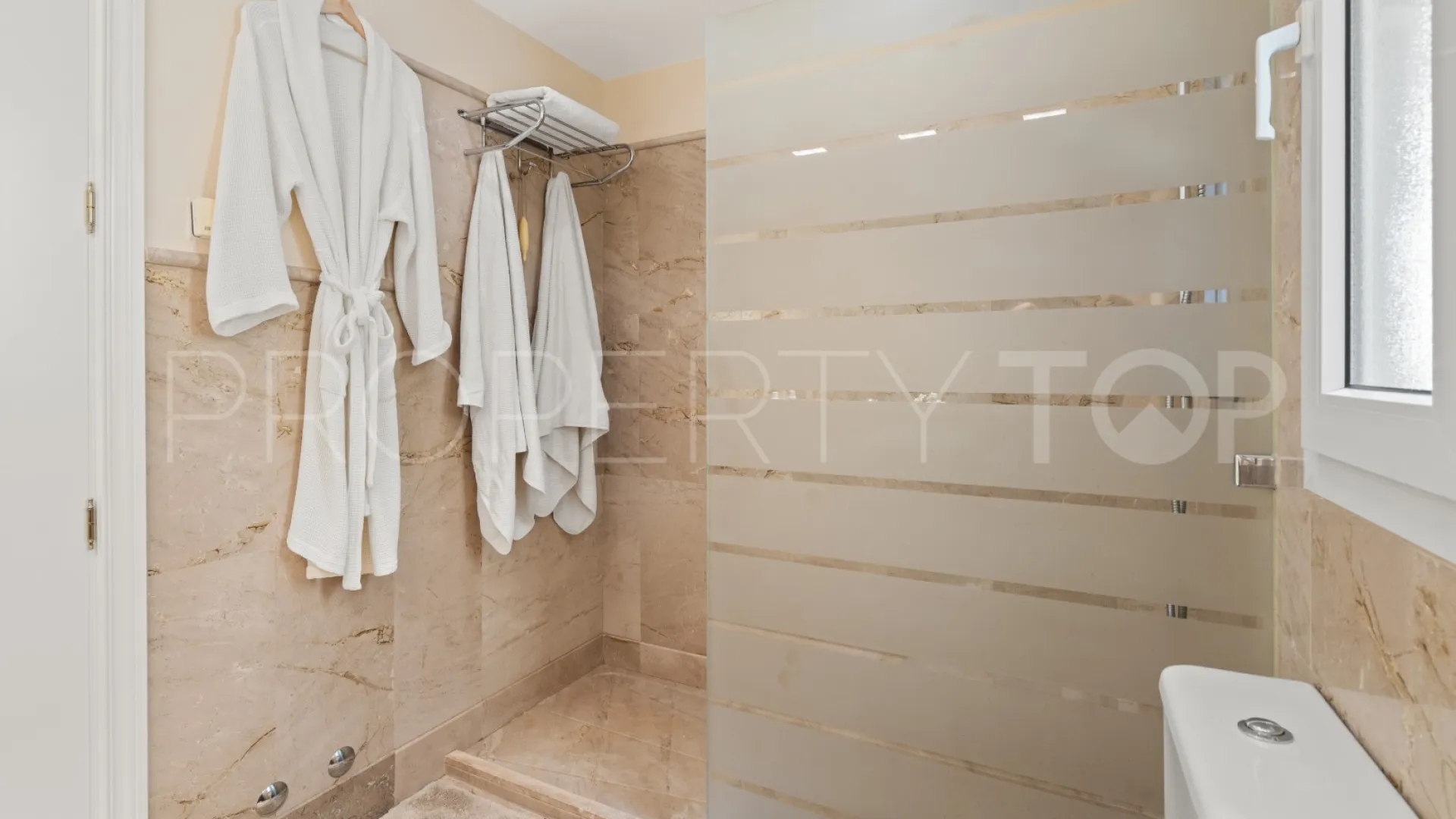 Apartamento planta baja a la venta en Cumbres del Rodeo