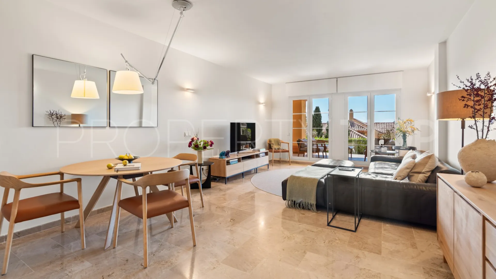 Apartamento planta baja a la venta en Cumbres del Rodeo