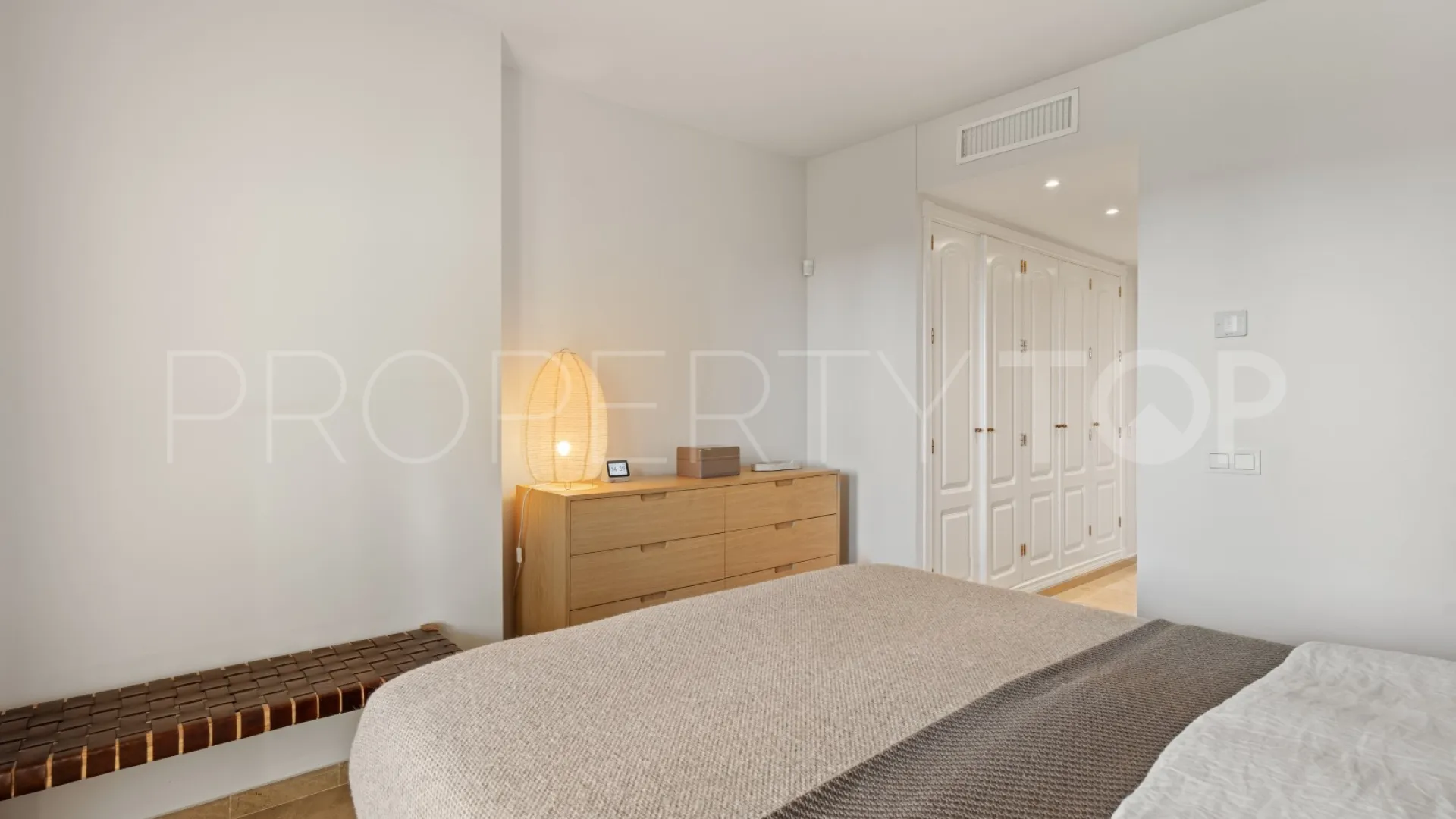 Apartamento planta baja a la venta en Cumbres del Rodeo