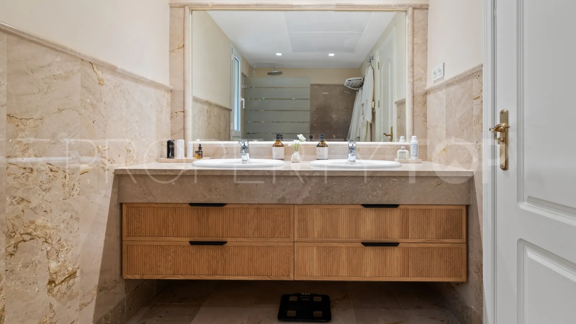 Apartamento planta baja a la venta en Cumbres del Rodeo