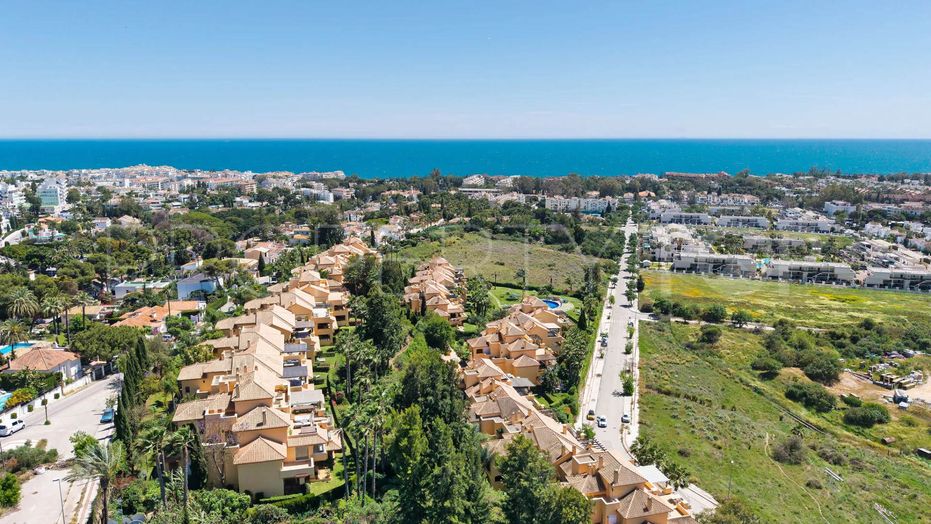 Apartamento planta baja a la venta en Cumbres del Rodeo