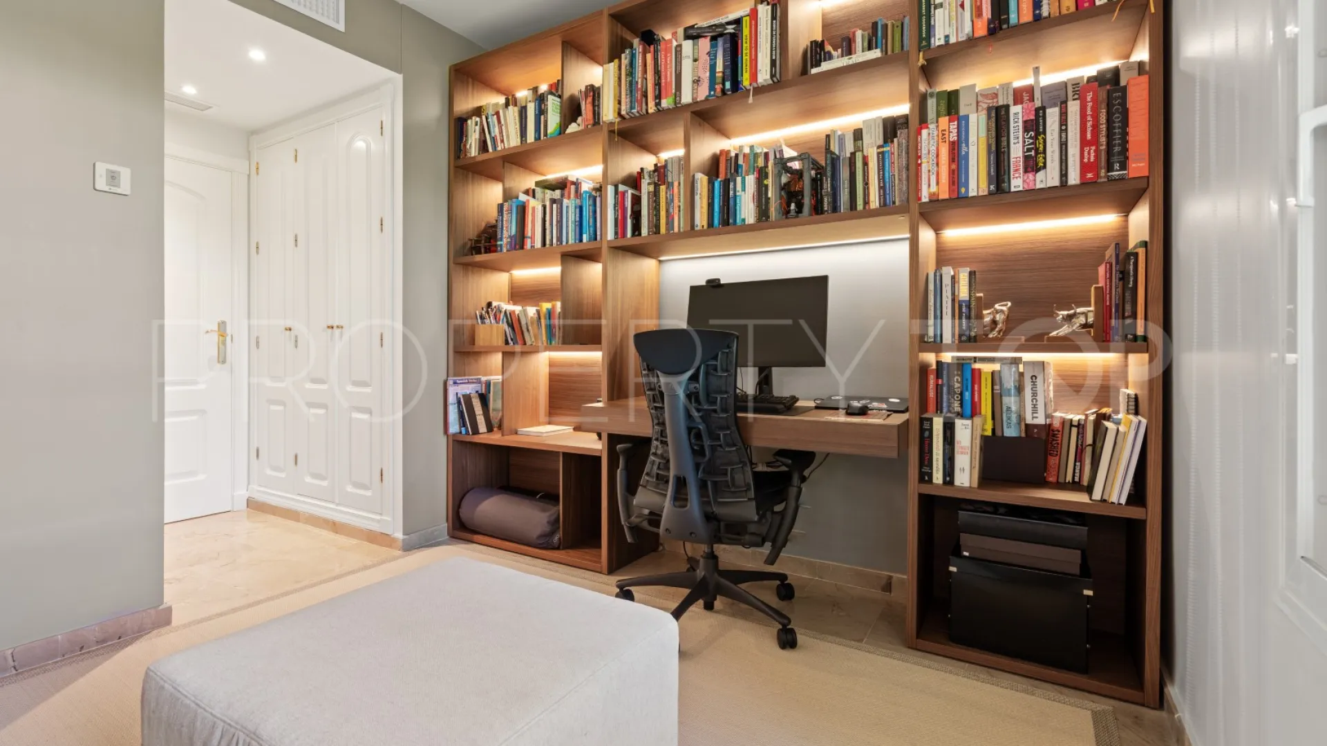 Apartamento planta baja a la venta en Cumbres del Rodeo
