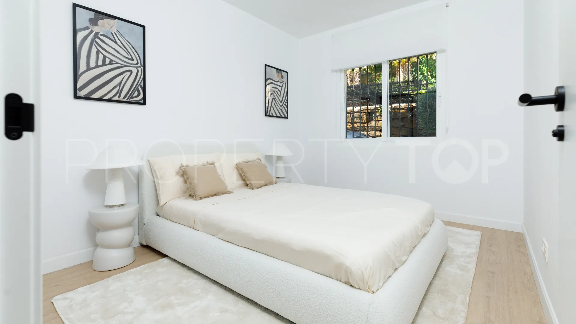 For sale La Quinta Hills ground floor apartment with 3 bedrooms