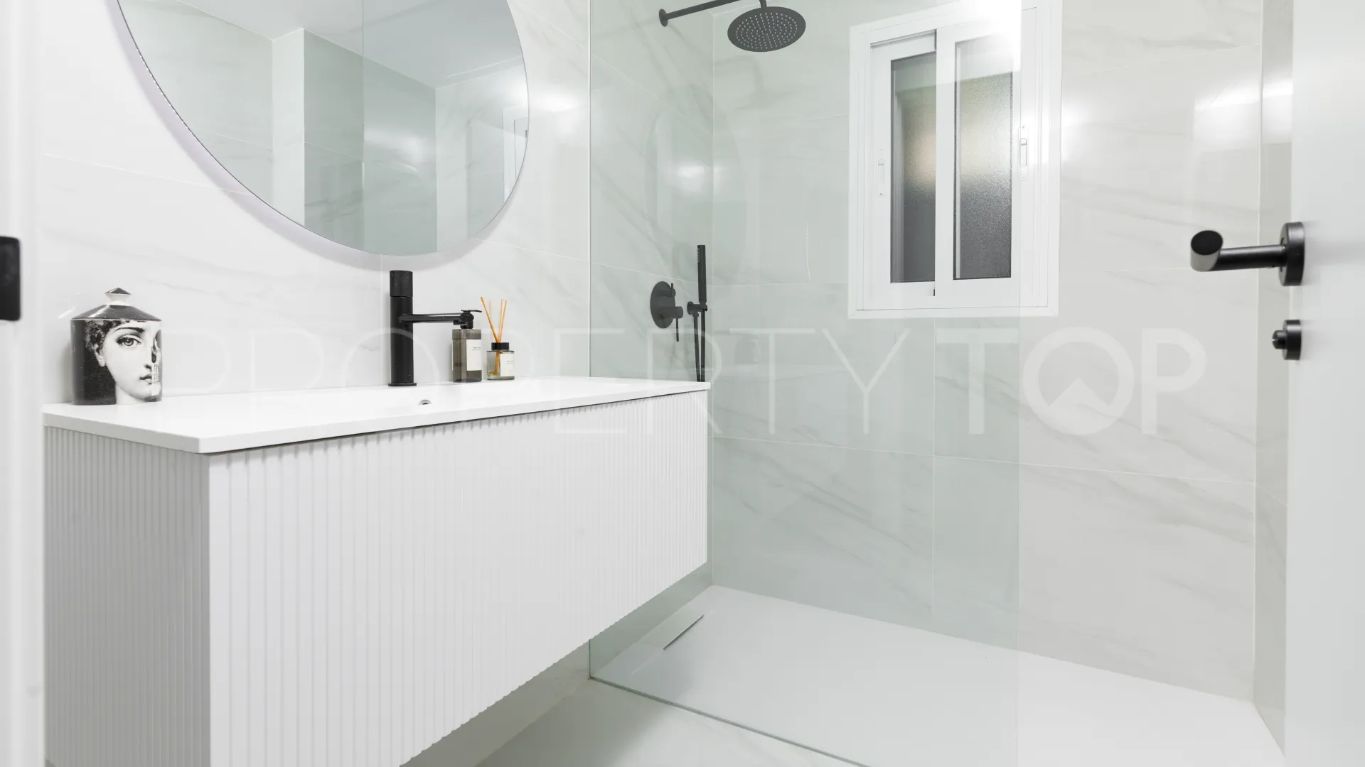 For sale La Quinta Hills ground floor apartment with 3 bedrooms
