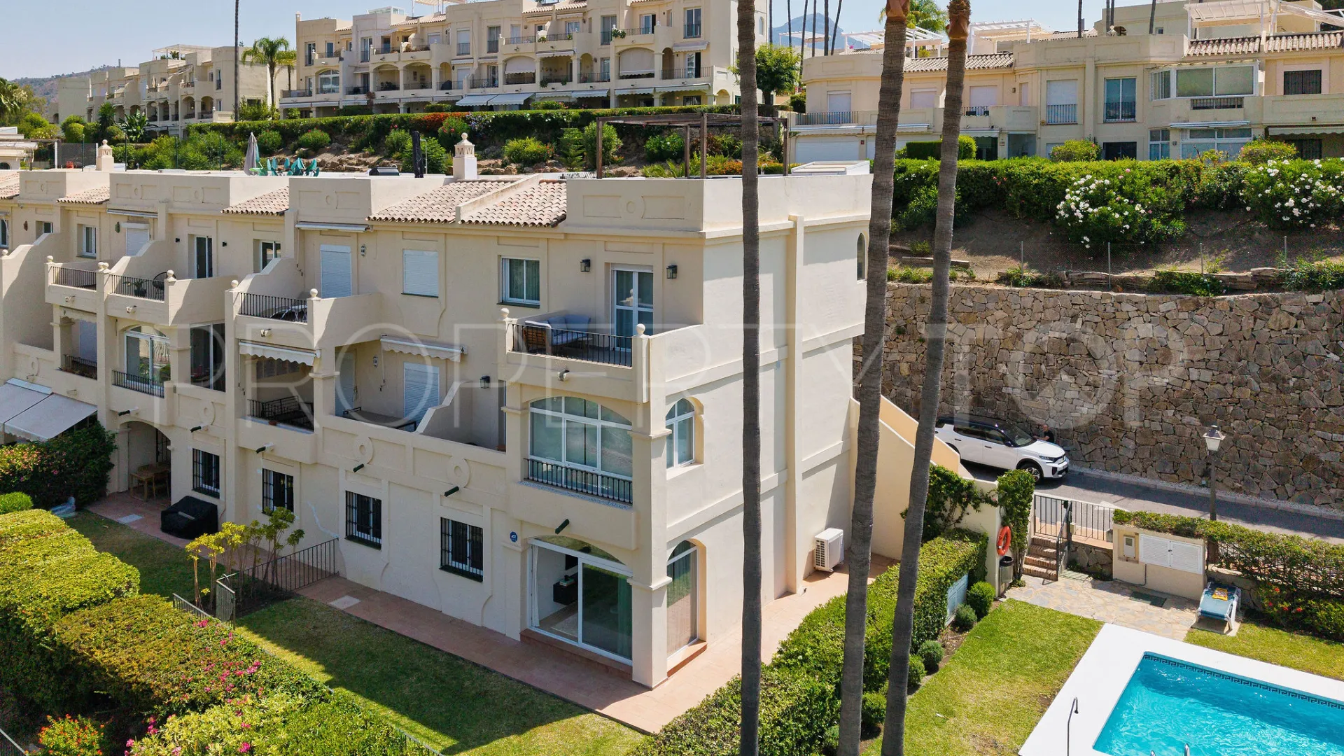 For sale La Quinta Hills ground floor apartment with 3 bedrooms
