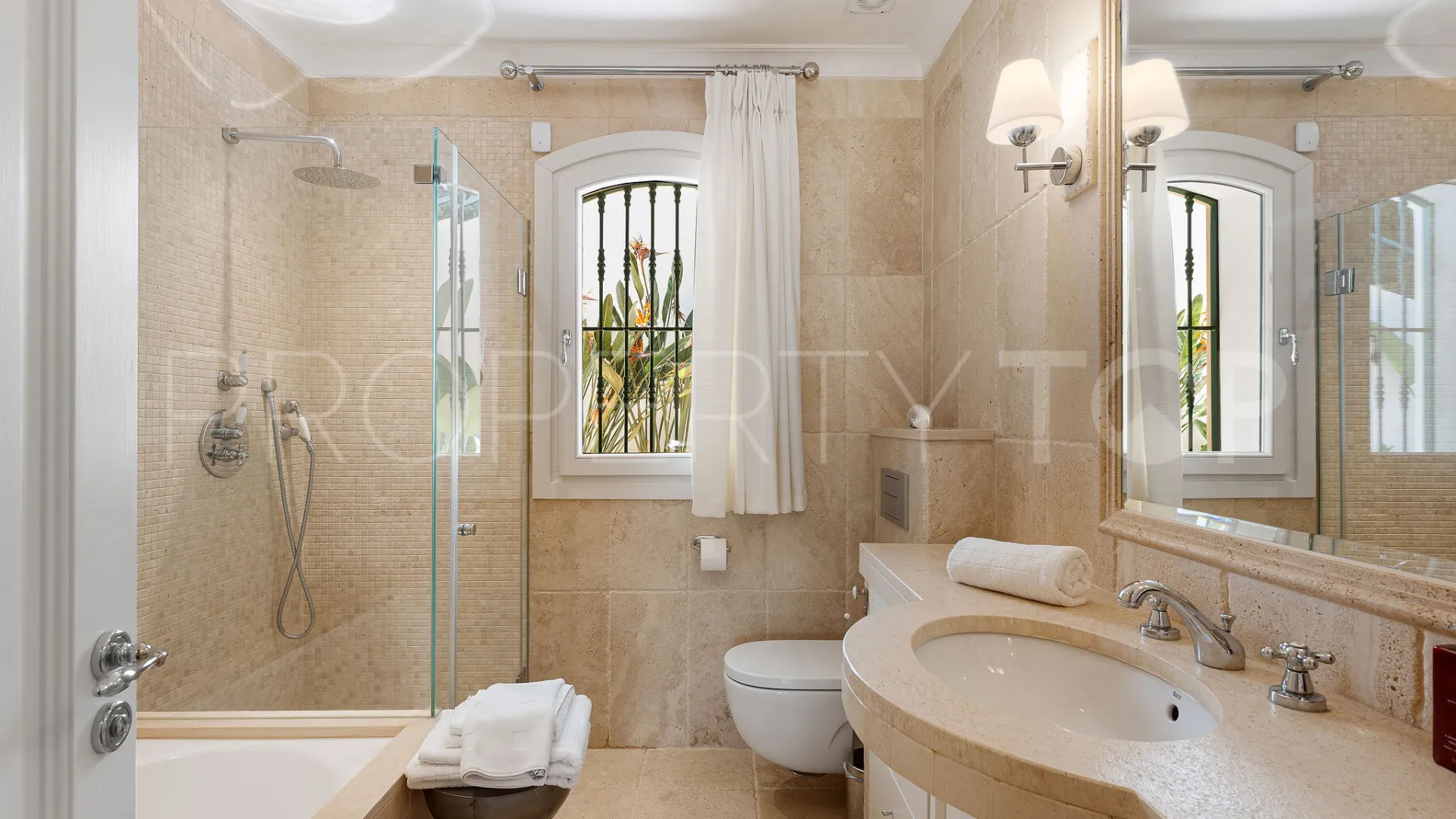 Cascada de Camojan, villa en venta de 5 dormitorios