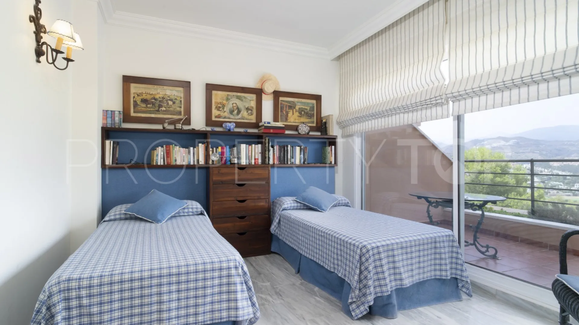 Se vende Ático en Magna Marbella con 4 dormitorios