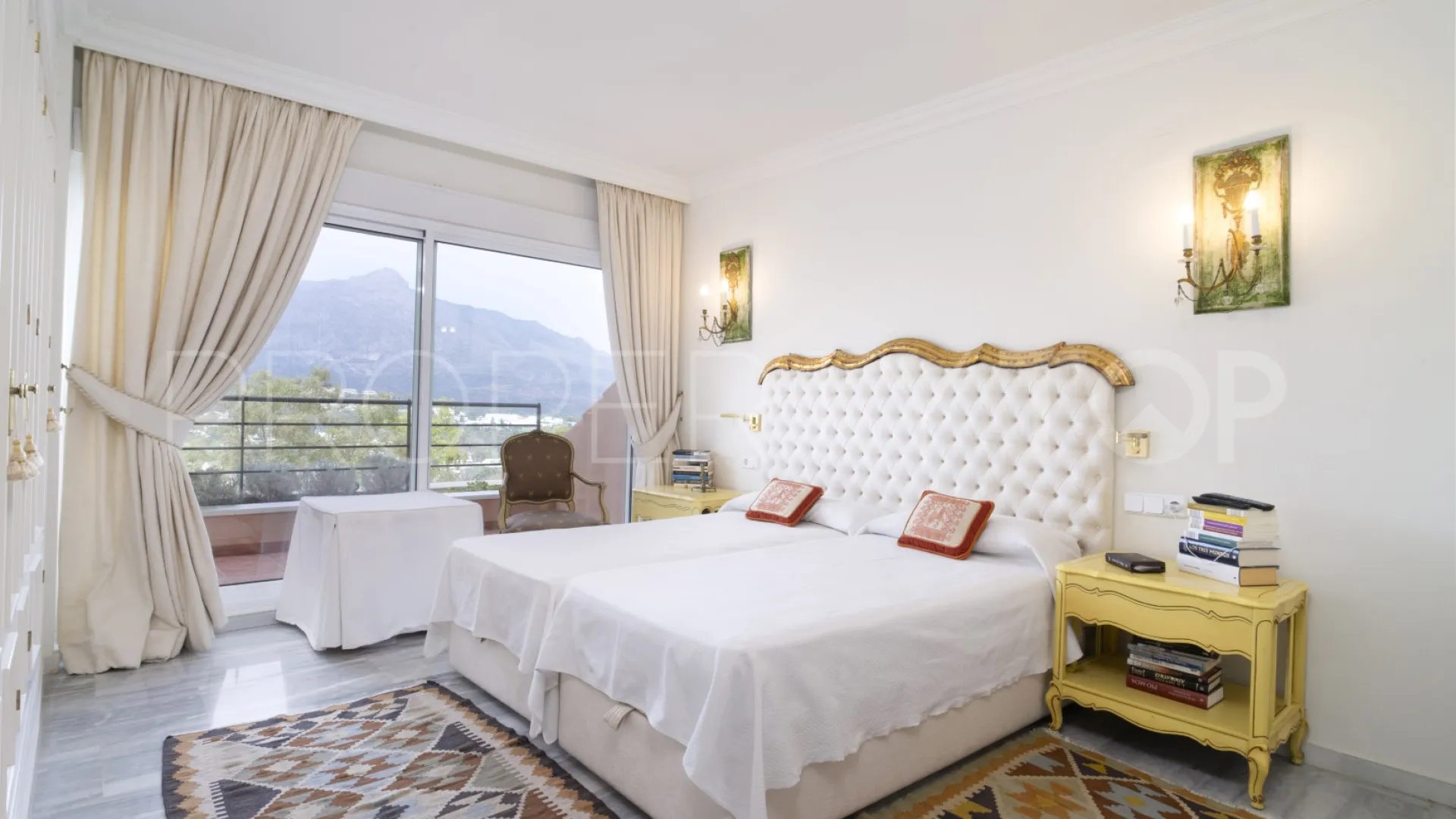 Se vende Ático en Magna Marbella con 4 dormitorios