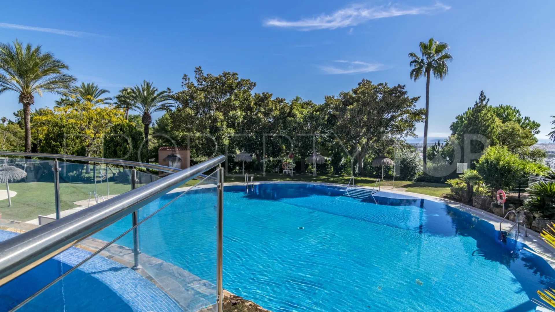 Se vende Ático en Magna Marbella con 4 dormitorios
