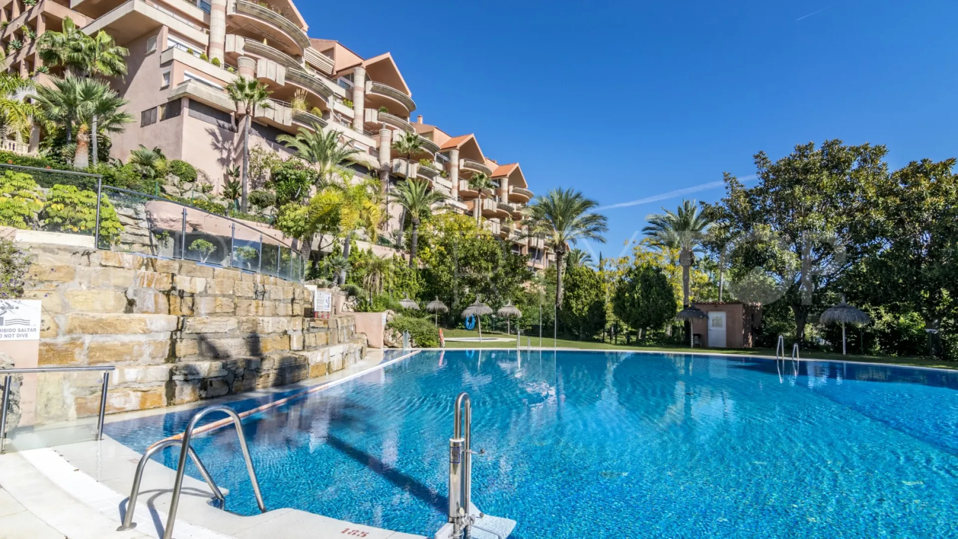 Se vende Ático en Magna Marbella con 4 dormitorios