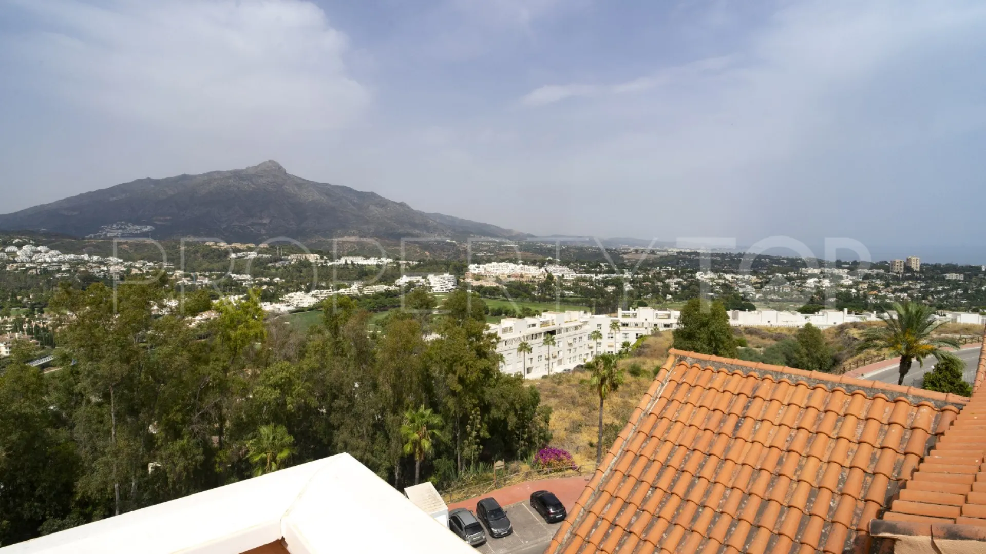 Se vende Ático en Magna Marbella con 4 dormitorios