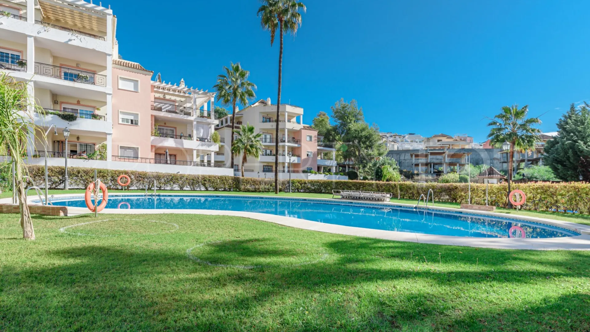 Comprar apartamento planta baja de 3 dormitorios en River Garden