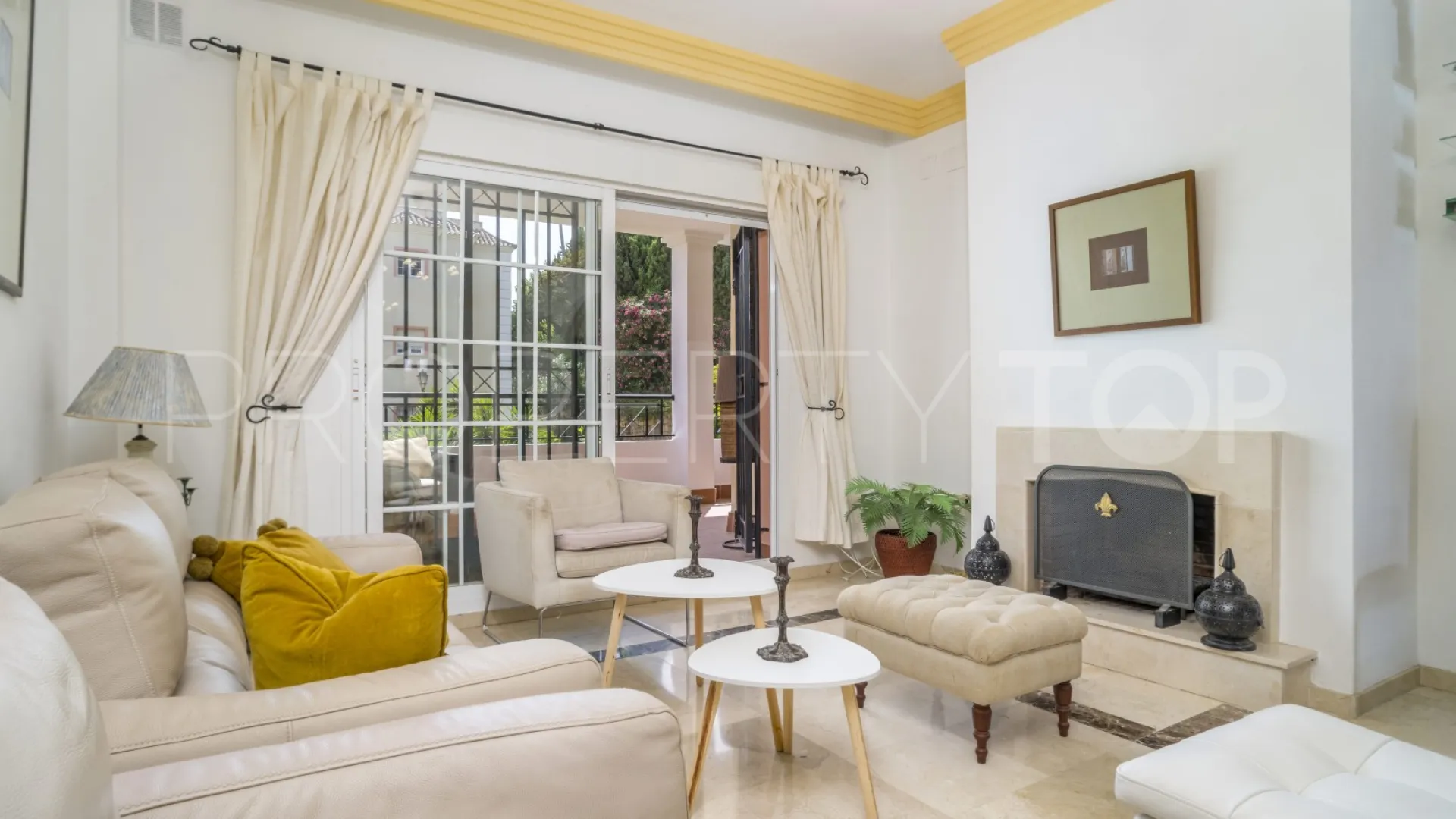 Comprar apartamento planta baja de 3 dormitorios en River Garden