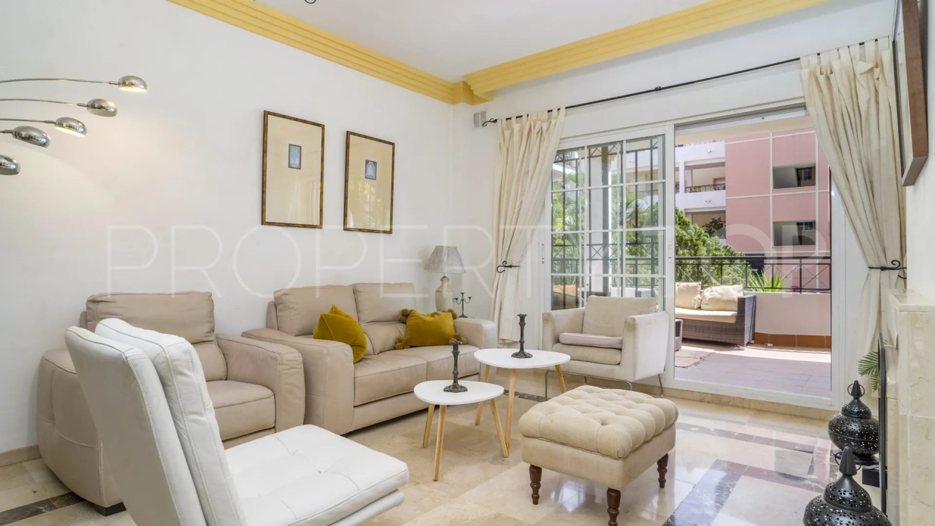 Comprar apartamento planta baja de 3 dormitorios en River Garden
