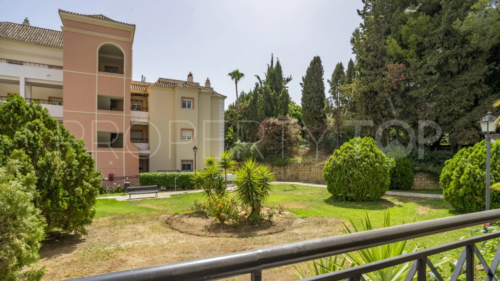 Comprar apartamento planta baja de 3 dormitorios en River Garden