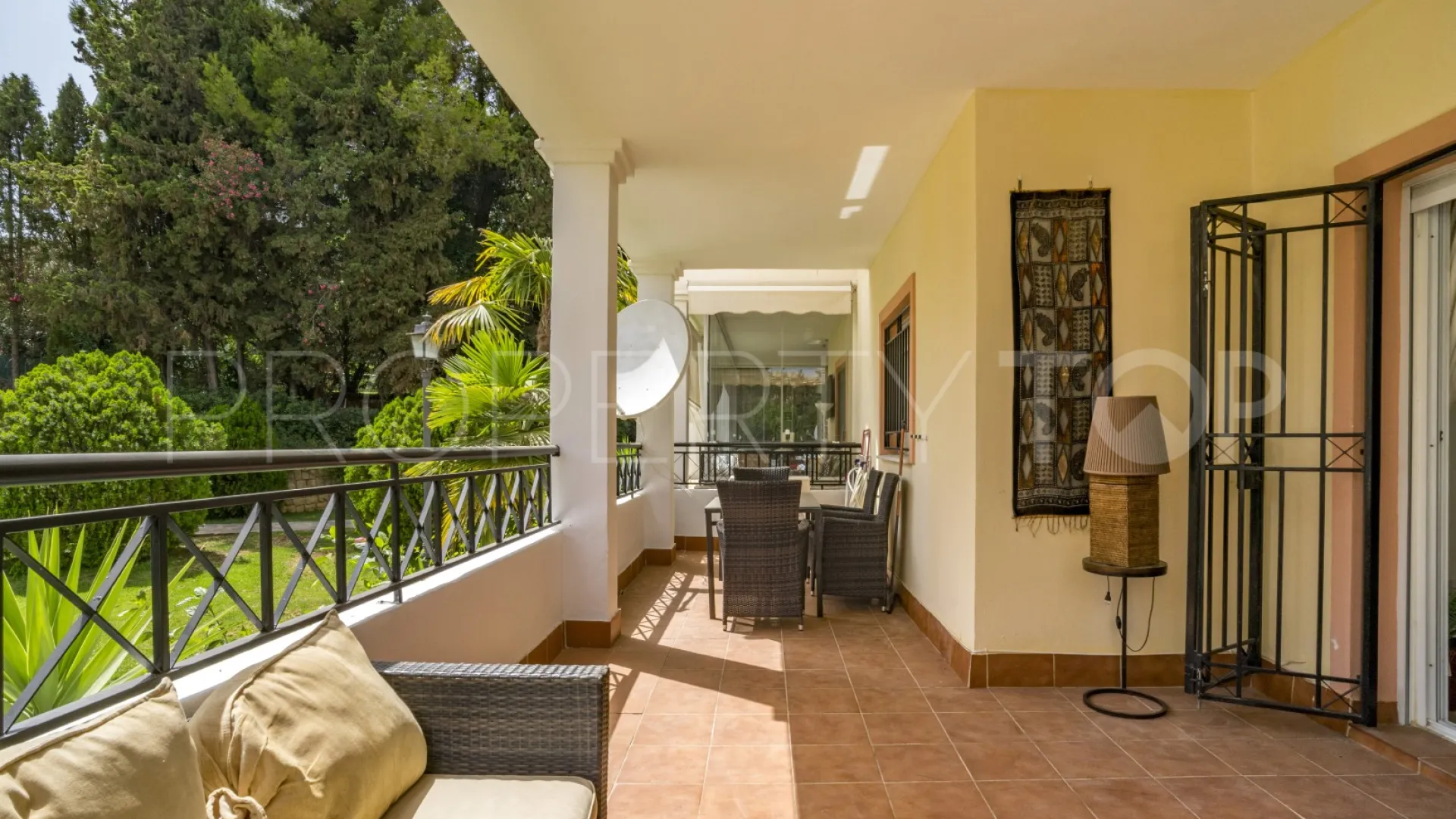 Comprar apartamento planta baja de 3 dormitorios en River Garden