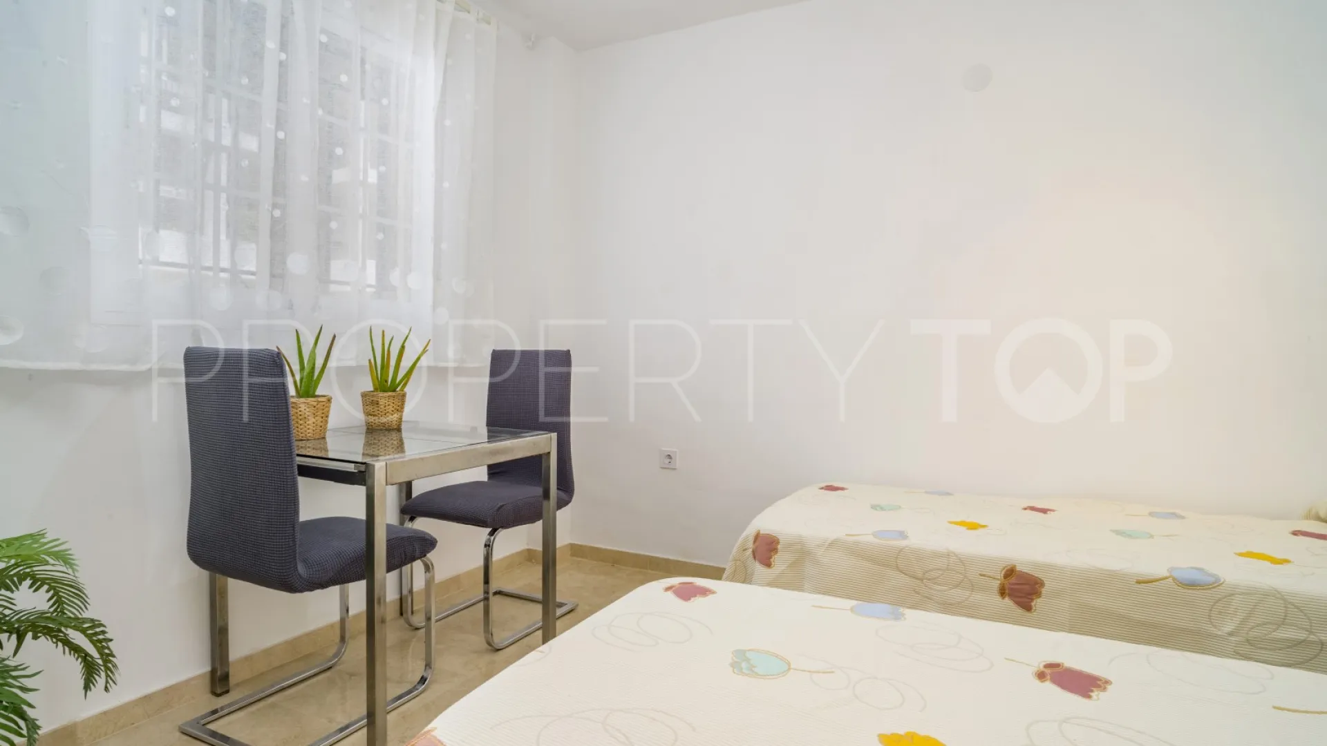 Comprar apartamento planta baja de 3 dormitorios en River Garden