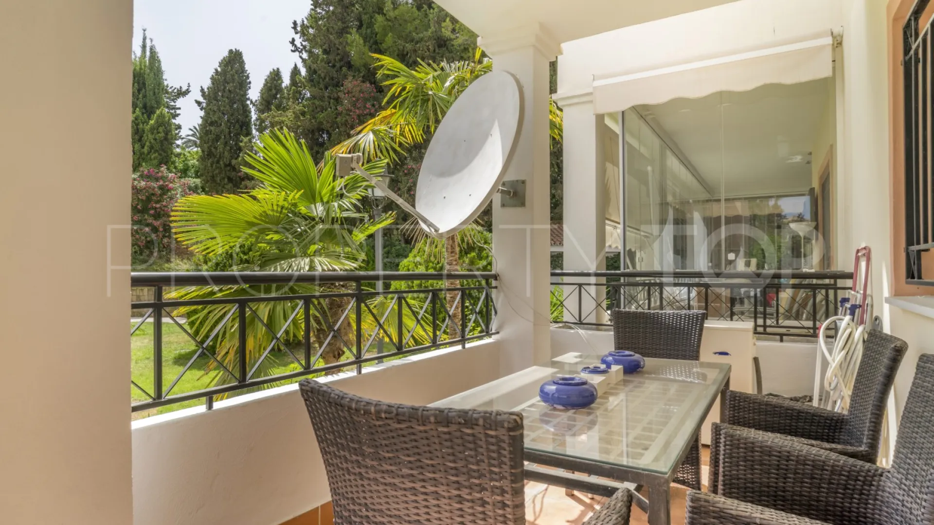 Comprar apartamento planta baja de 3 dormitorios en River Garden