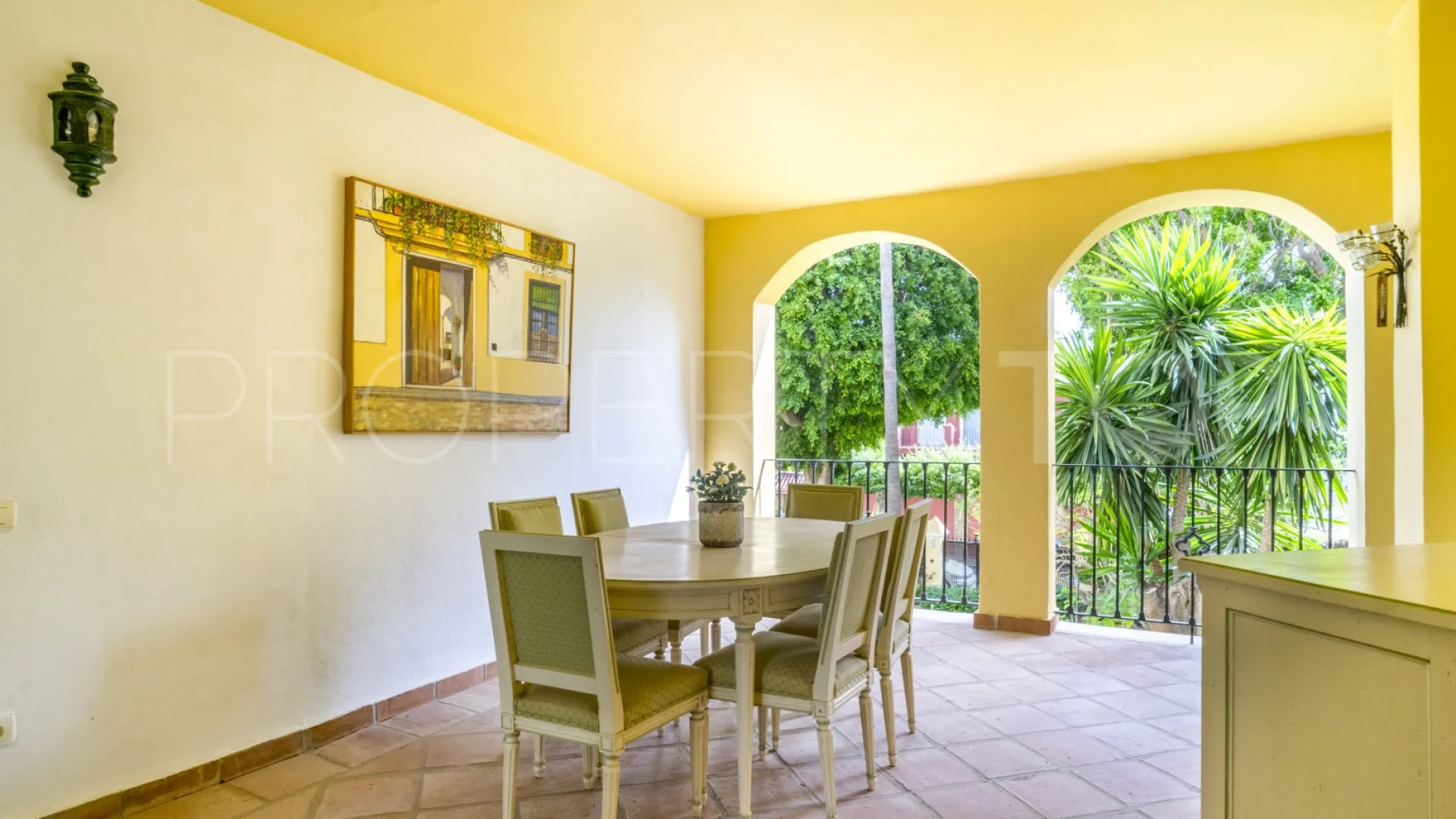 Se vende apartamento con 2 dormitorios en Guadalmina Alta