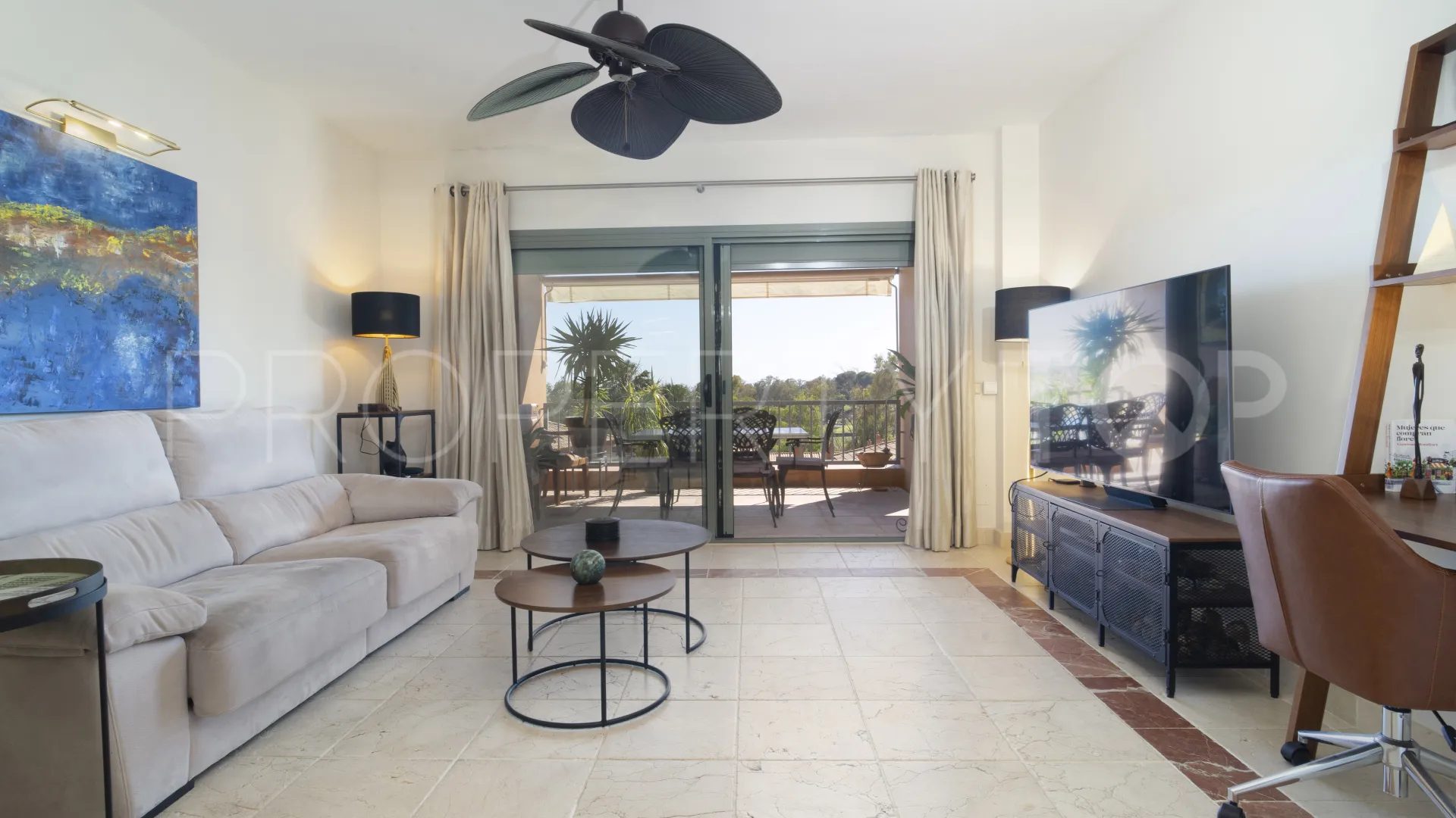 For sale apartment in Benatalaya with 2 bedrooms