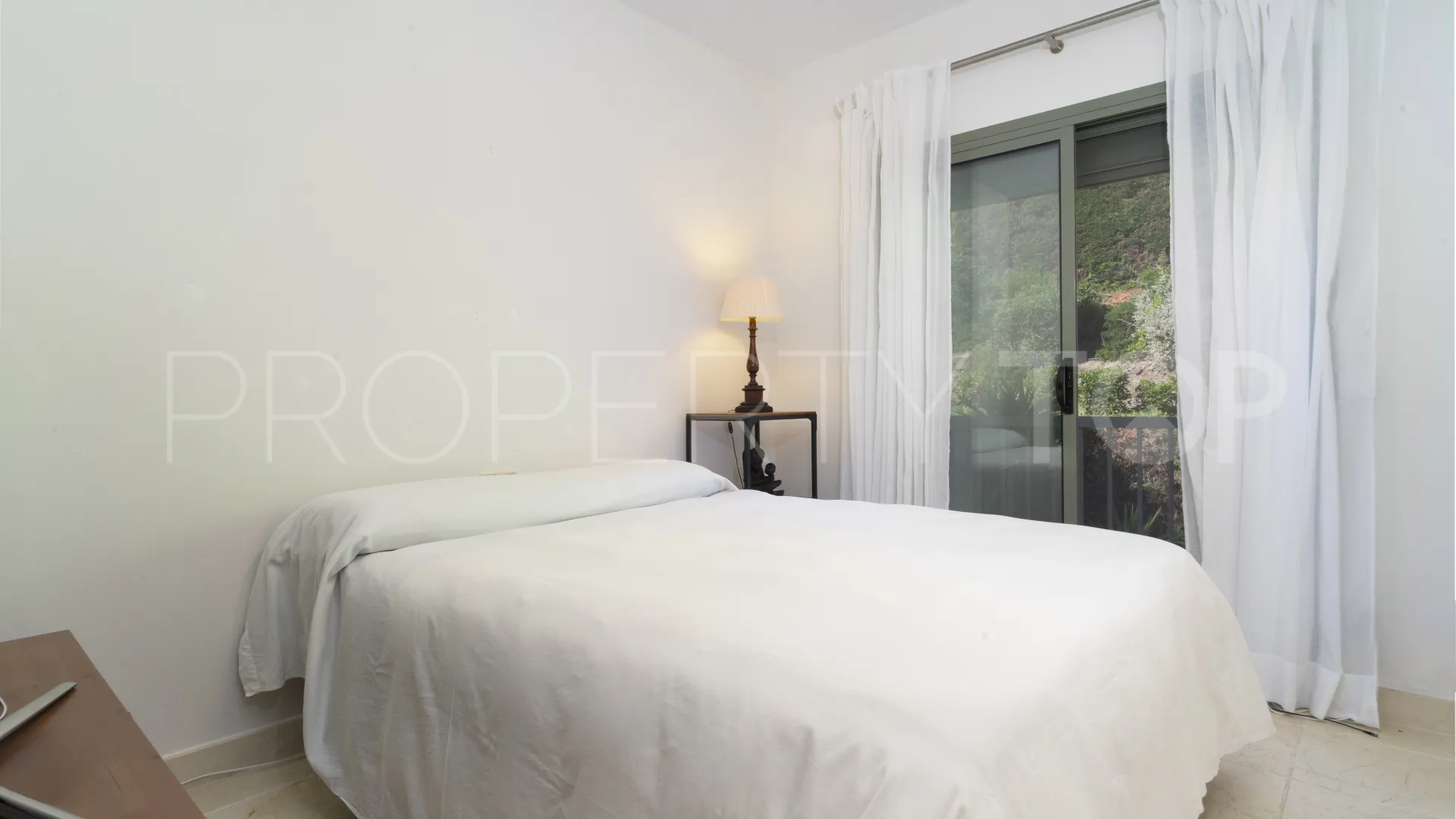 For sale apartment in Benatalaya with 2 bedrooms