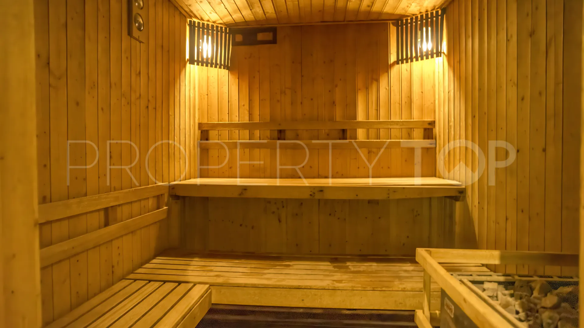 For sale apartment in Benatalaya with 2 bedrooms