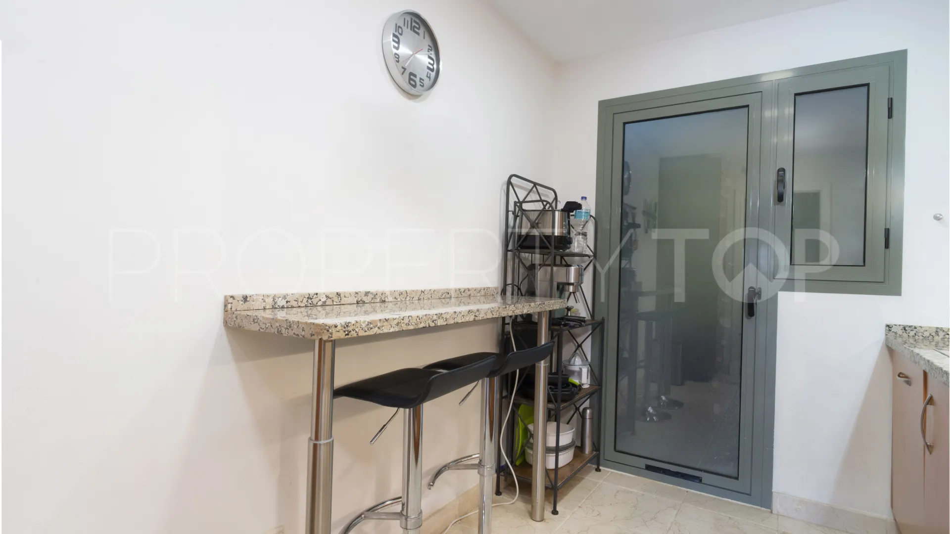 For sale apartment in Benatalaya with 2 bedrooms