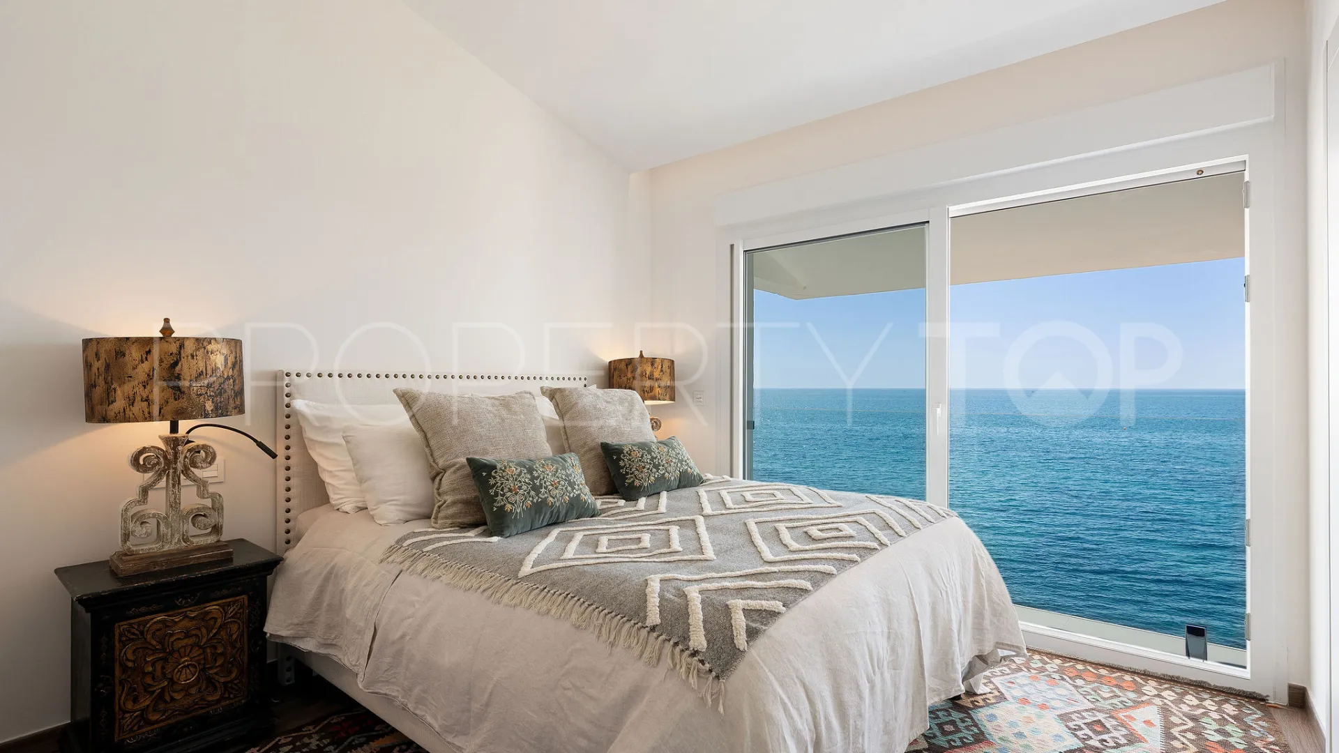 For sale duplex penthouse in Bahia Dorada with 3 bedrooms