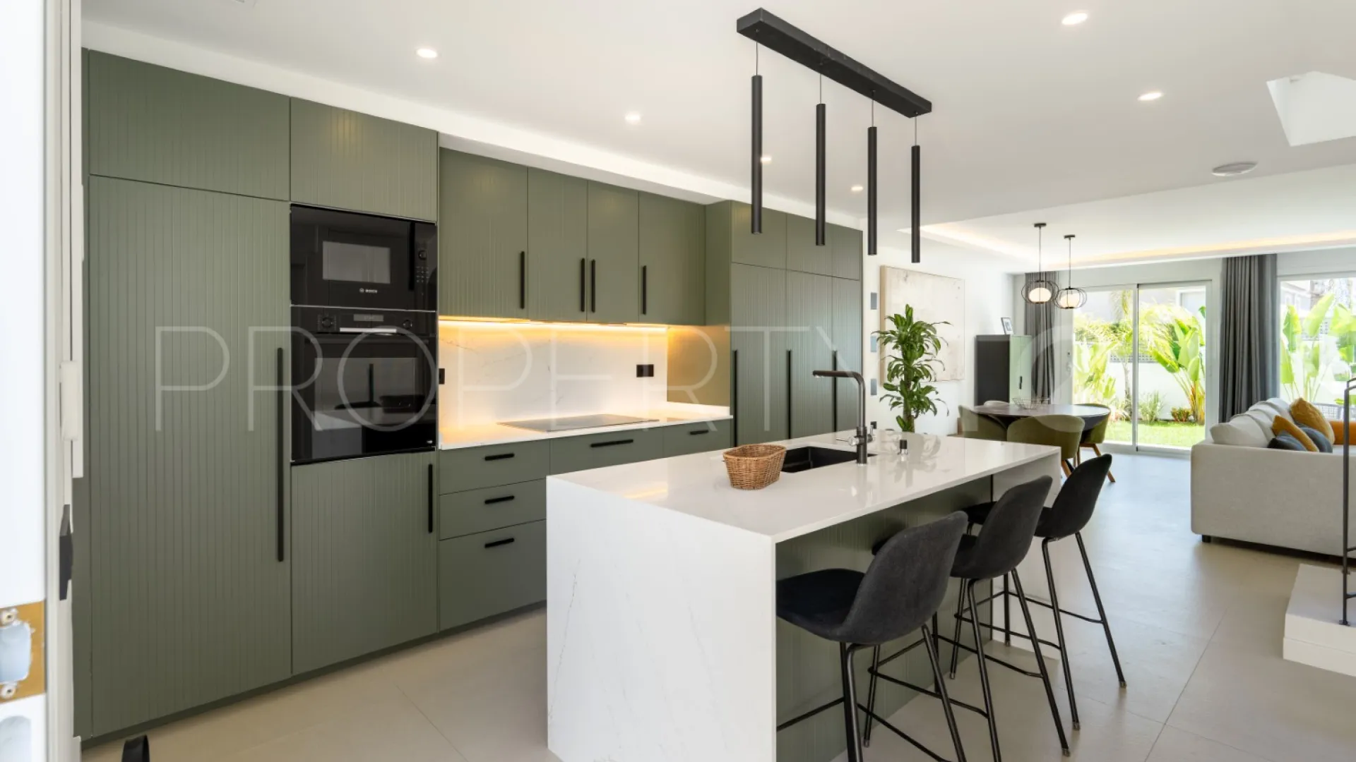 Town house for sale in Balcón del Golf