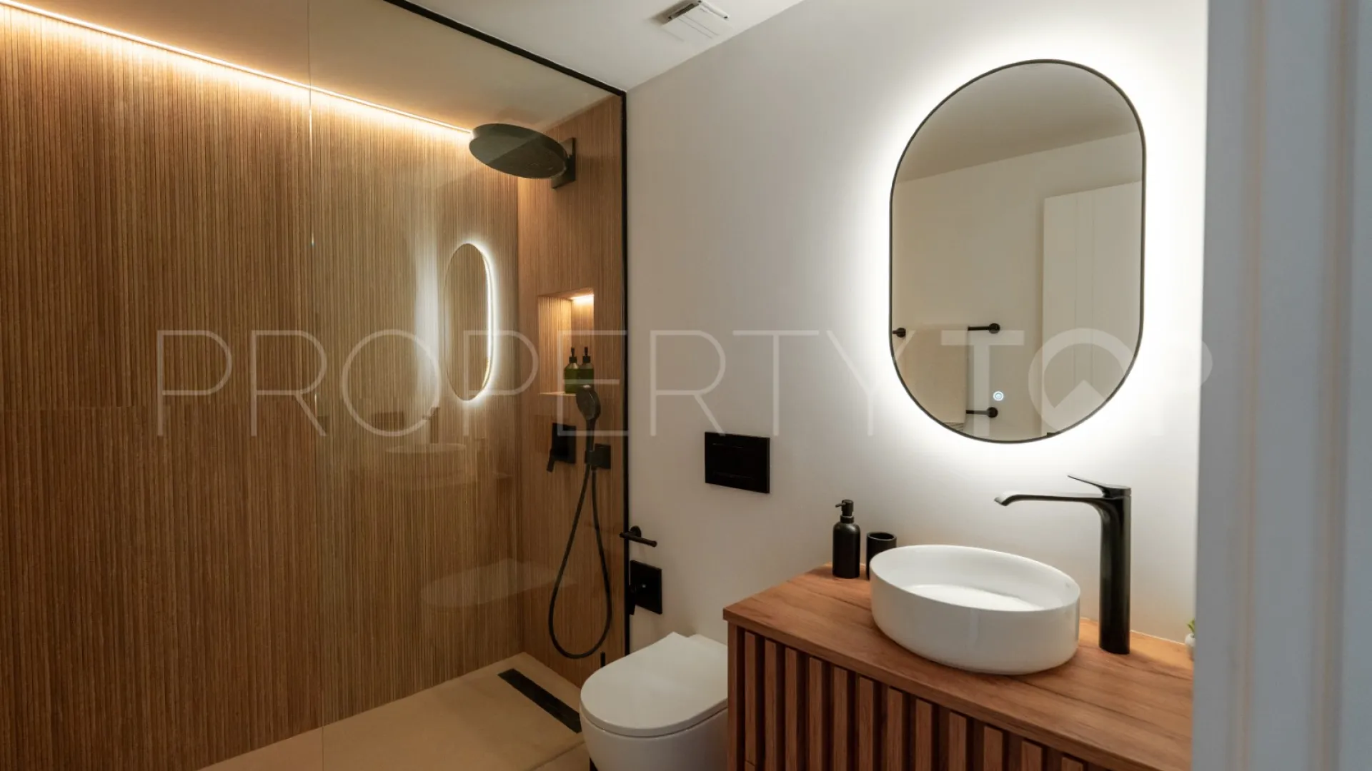Town house for sale in Balcón del Golf