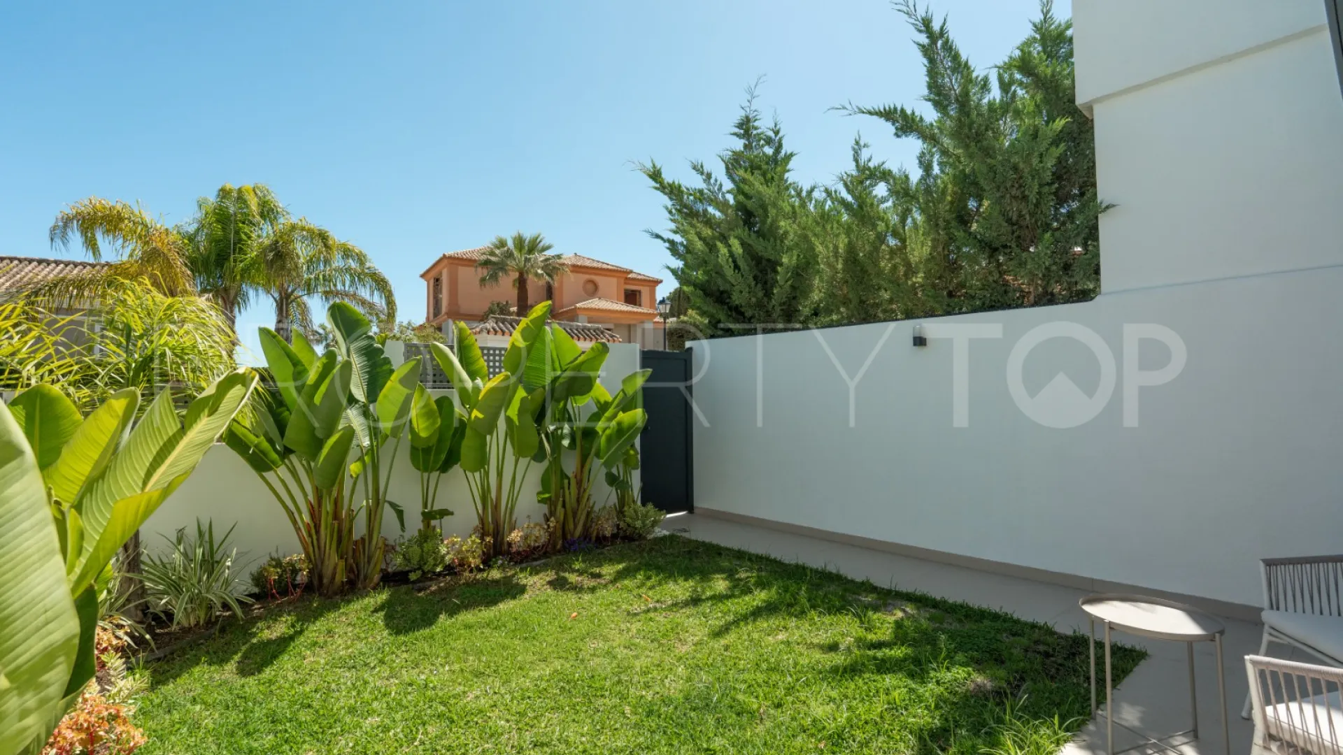 Town house for sale in Balcón del Golf