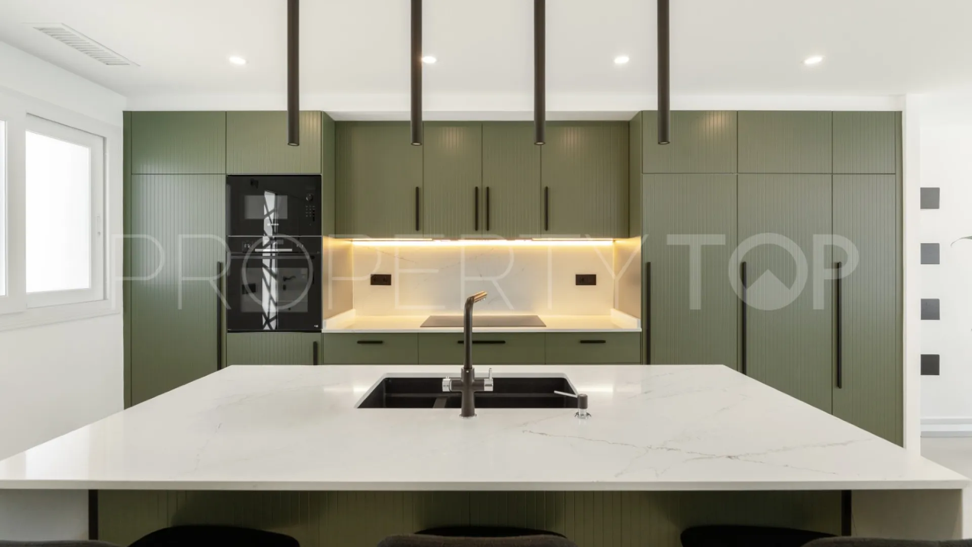 Town house for sale in Balcón del Golf