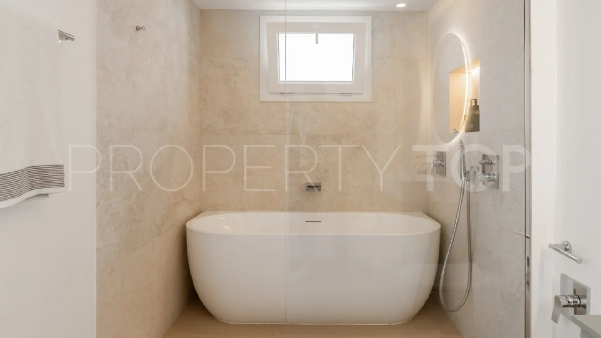 Town house for sale in Balcón del Golf