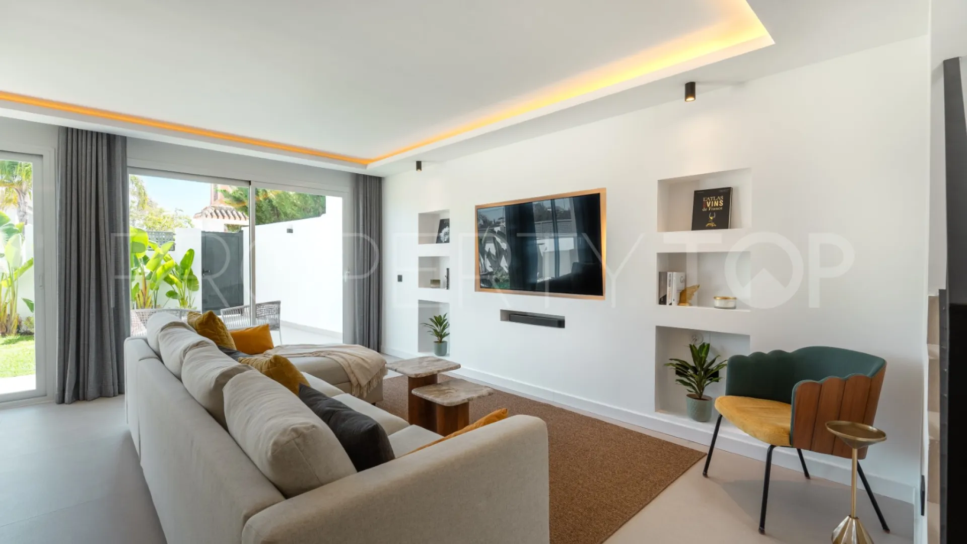 Town house for sale in Balcón del Golf