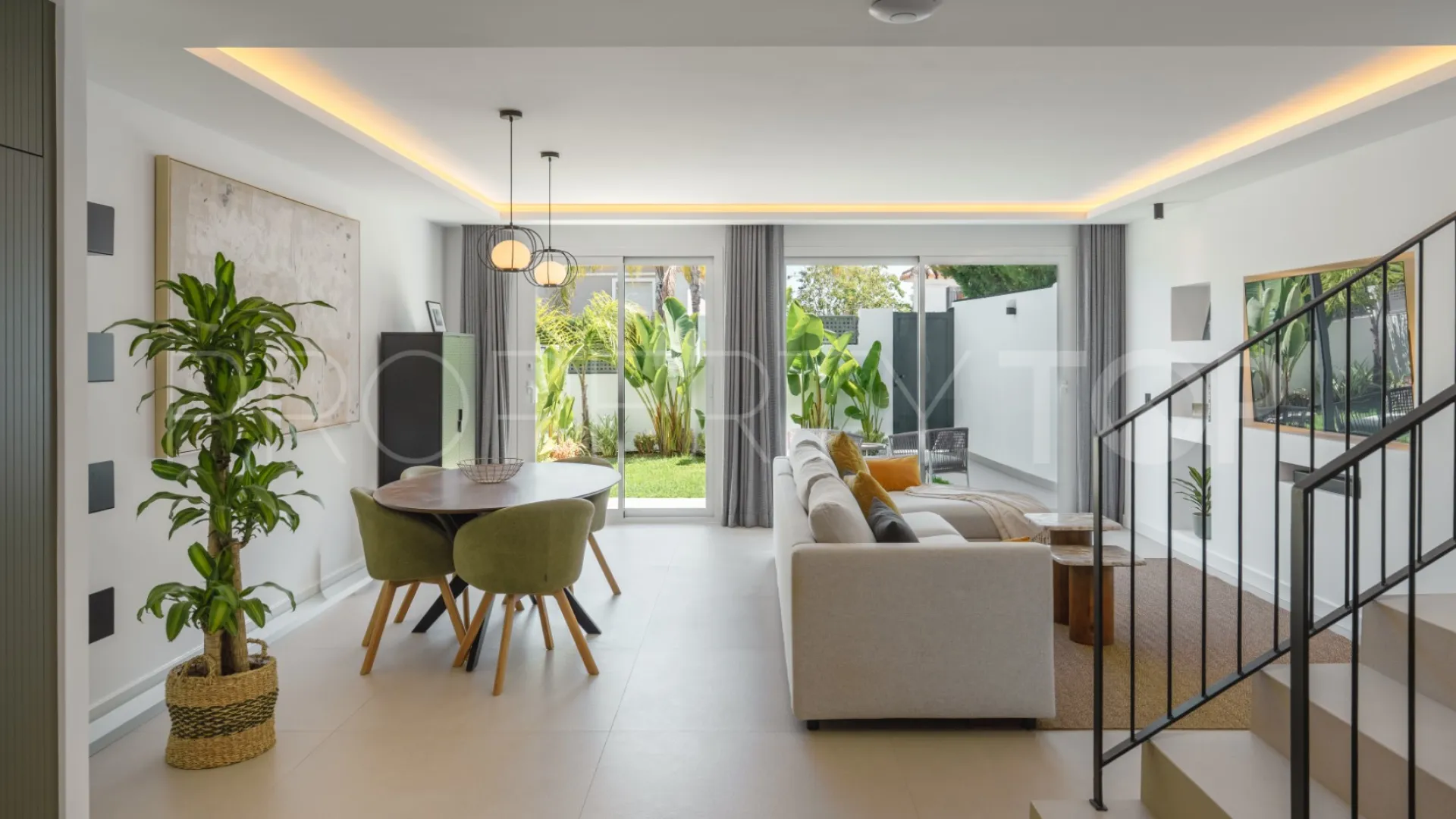 Town house for sale in Balcón del Golf