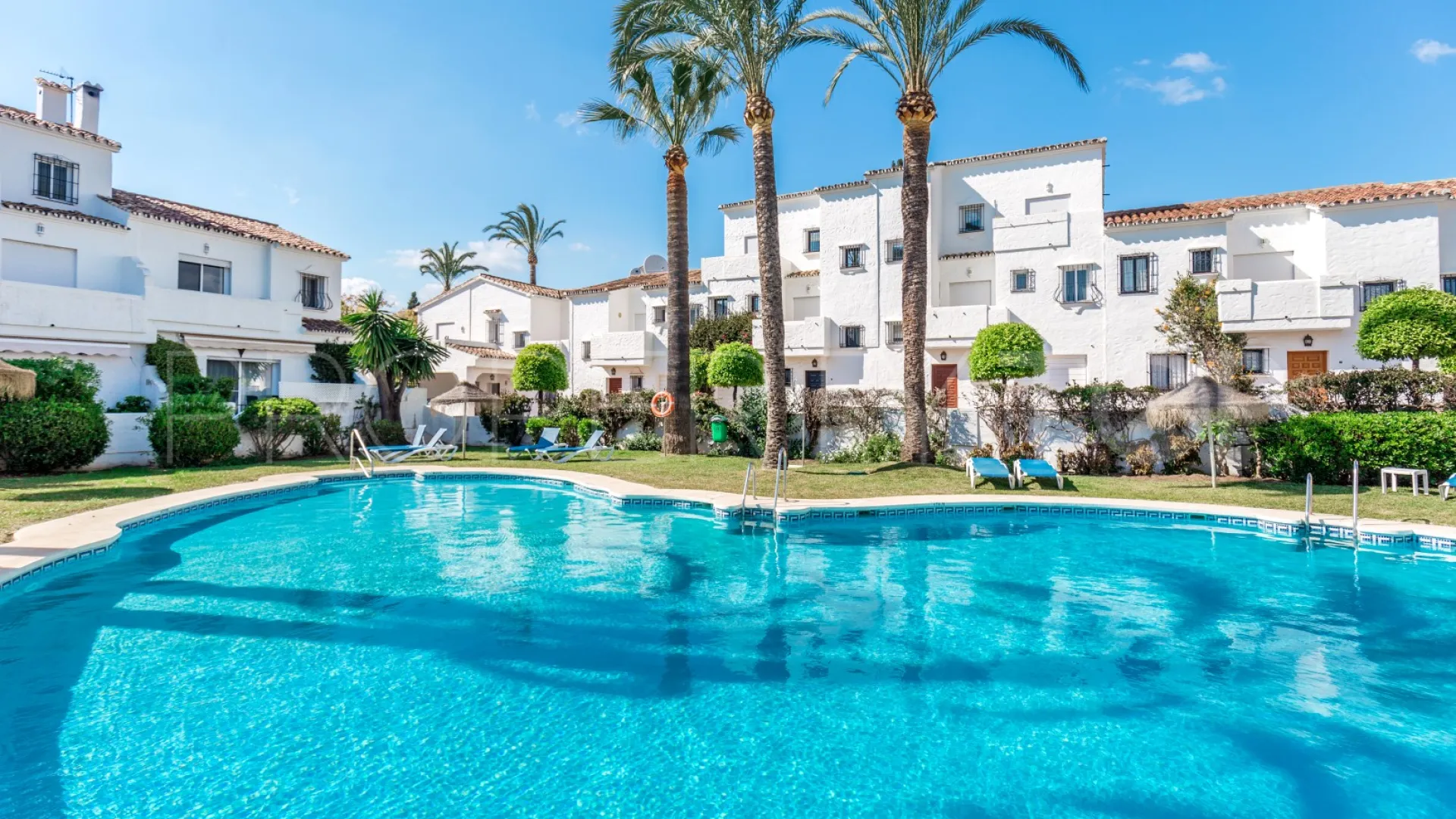 For sale Los Naranjos Country Club 3 bedrooms town house