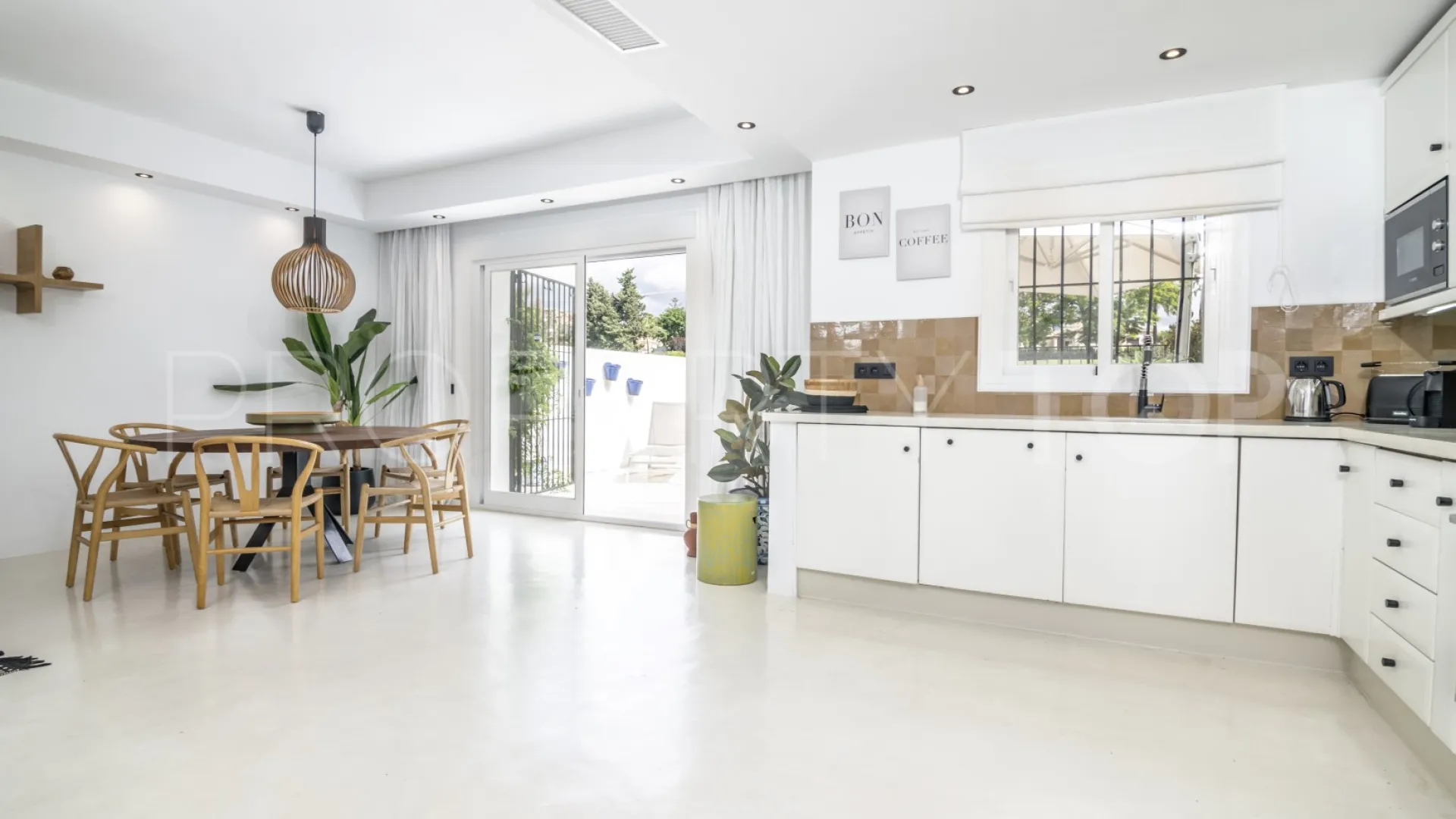 For sale Los Naranjos Country Club 3 bedrooms town house