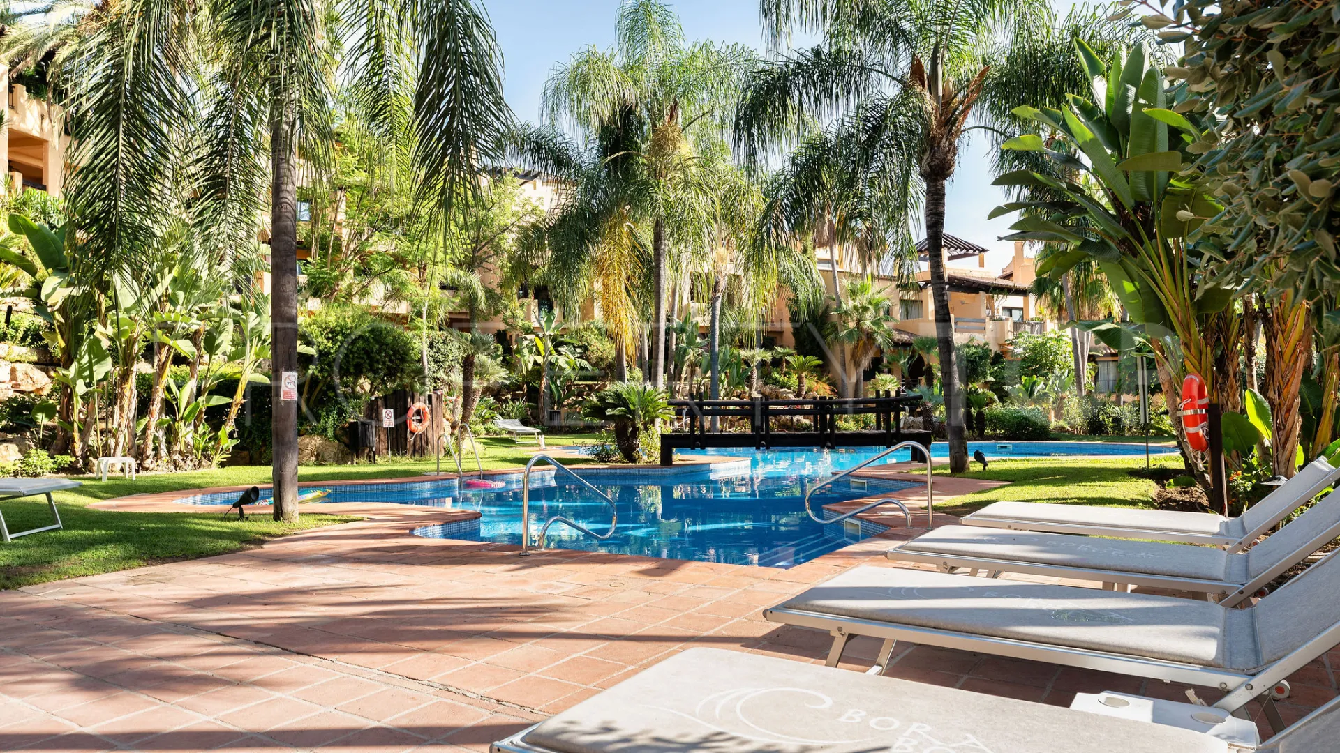 Comprar apartamento planta baja de 3 dormitorios en El Campanario