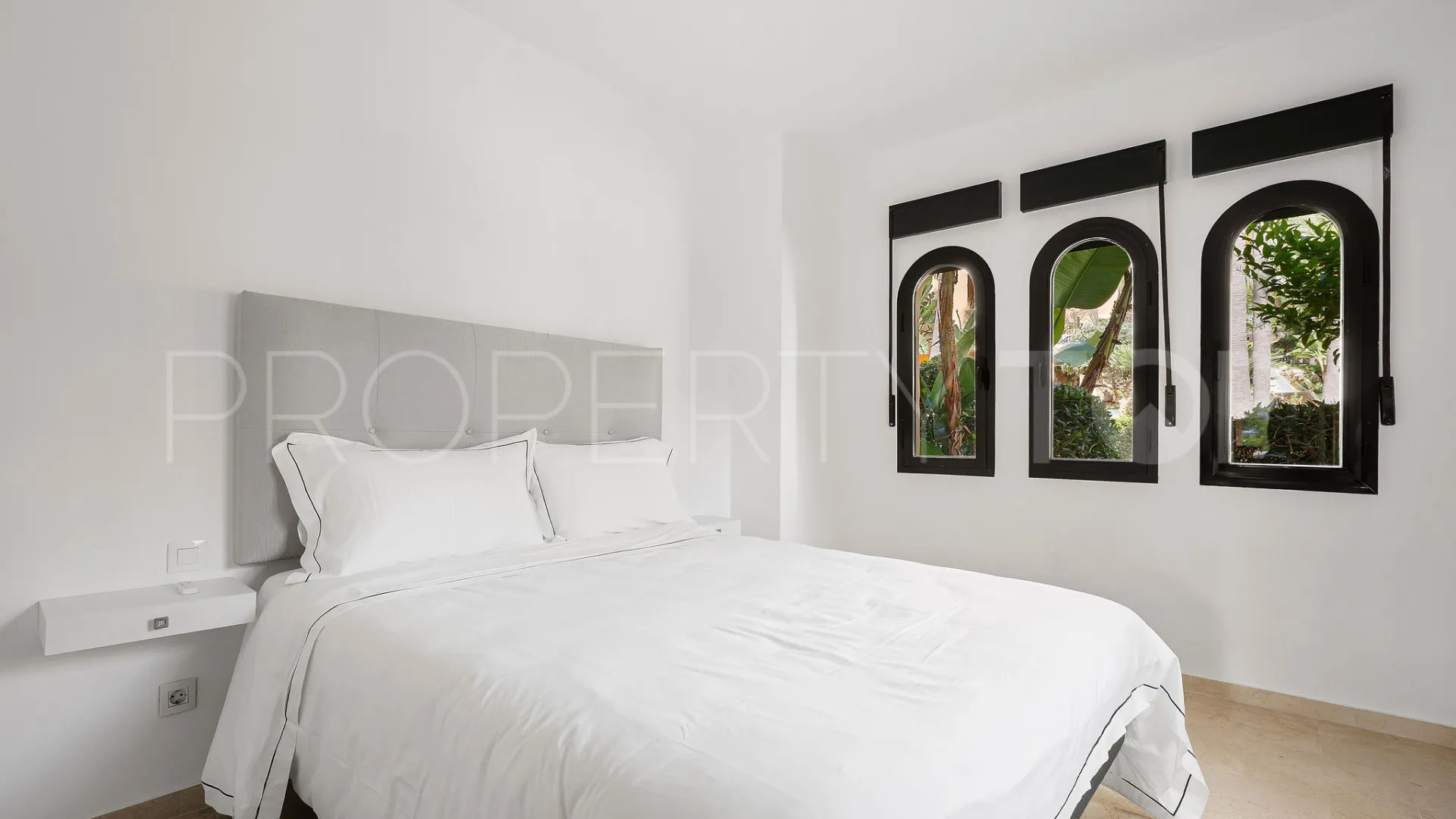 Comprar apartamento planta baja de 3 dormitorios en El Campanario