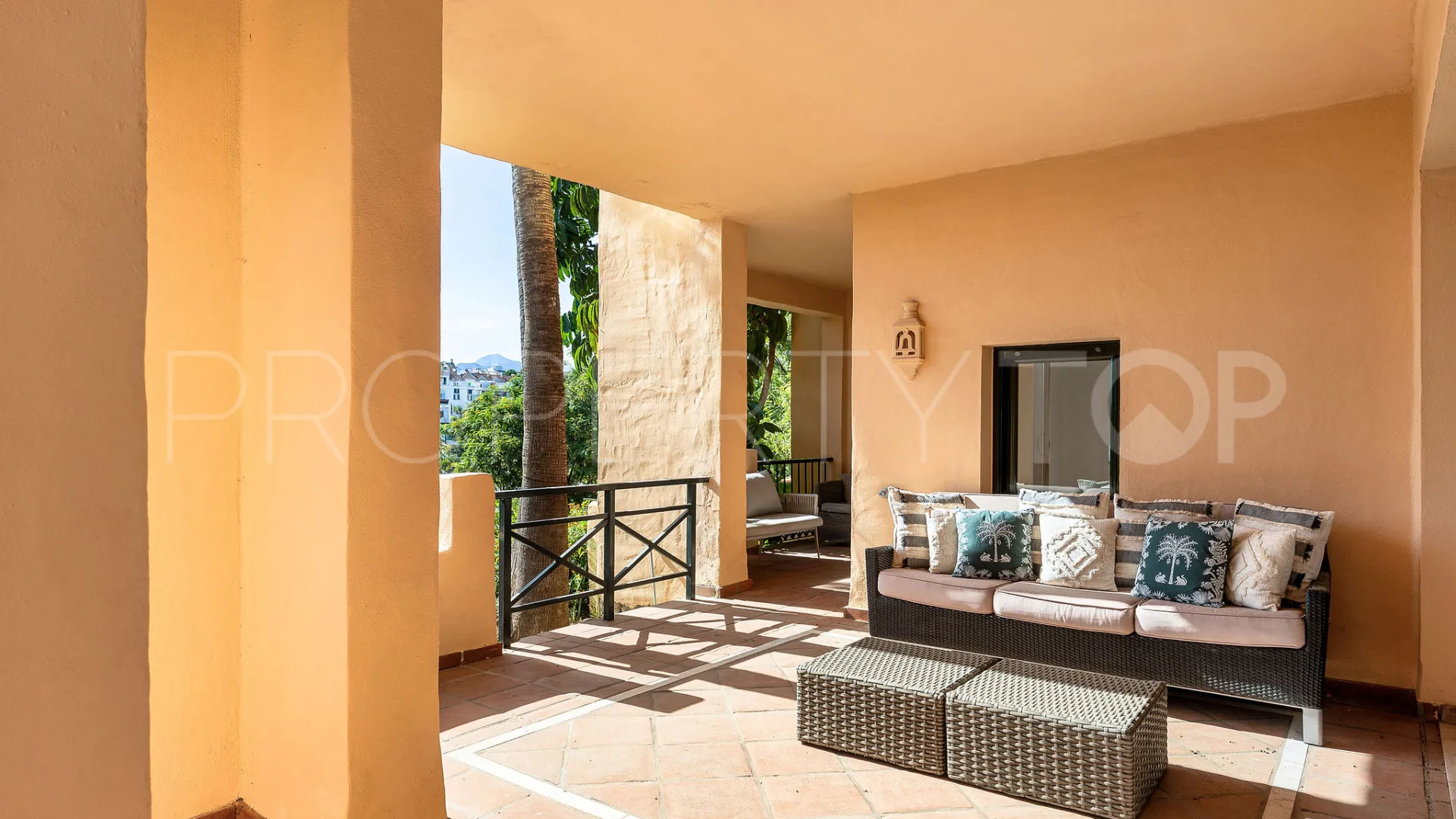 Comprar apartamento planta baja de 3 dormitorios en El Campanario