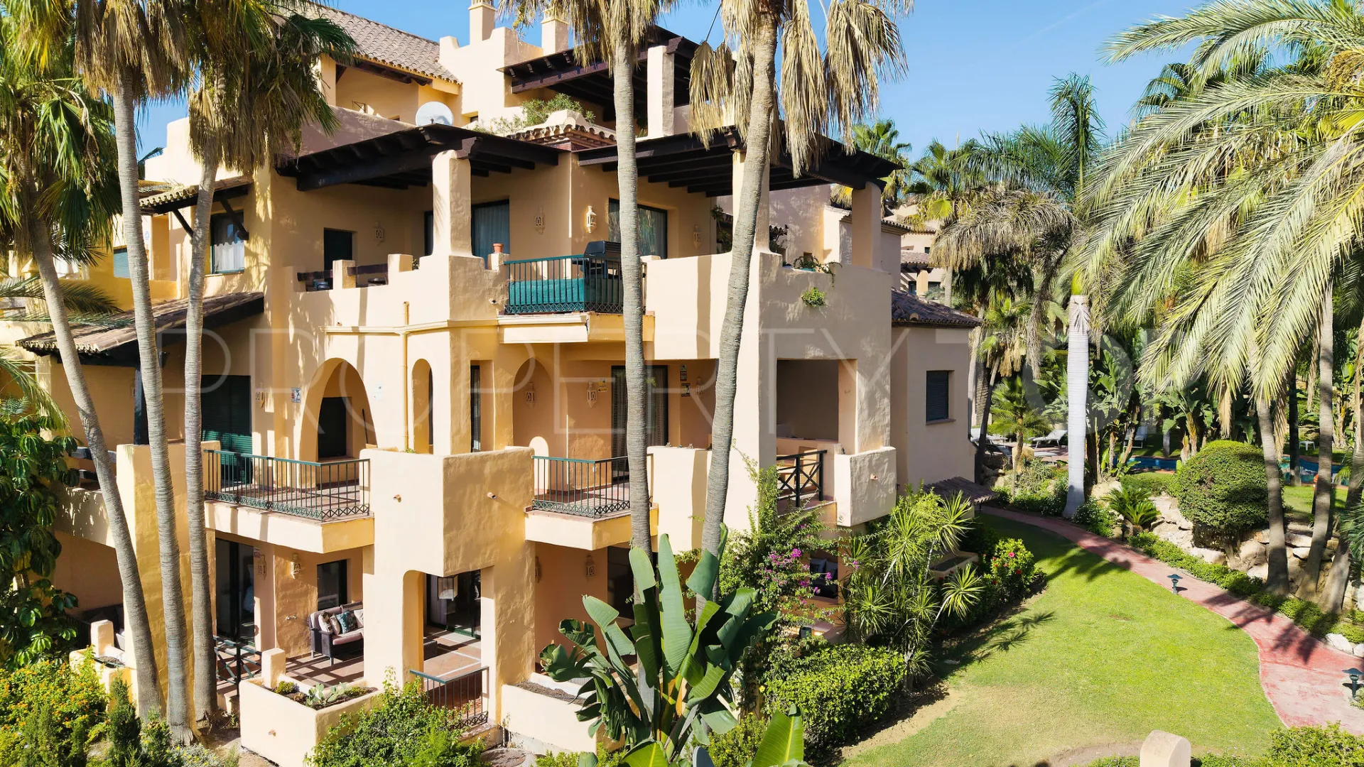 Comprar apartamento planta baja de 3 dormitorios en El Campanario