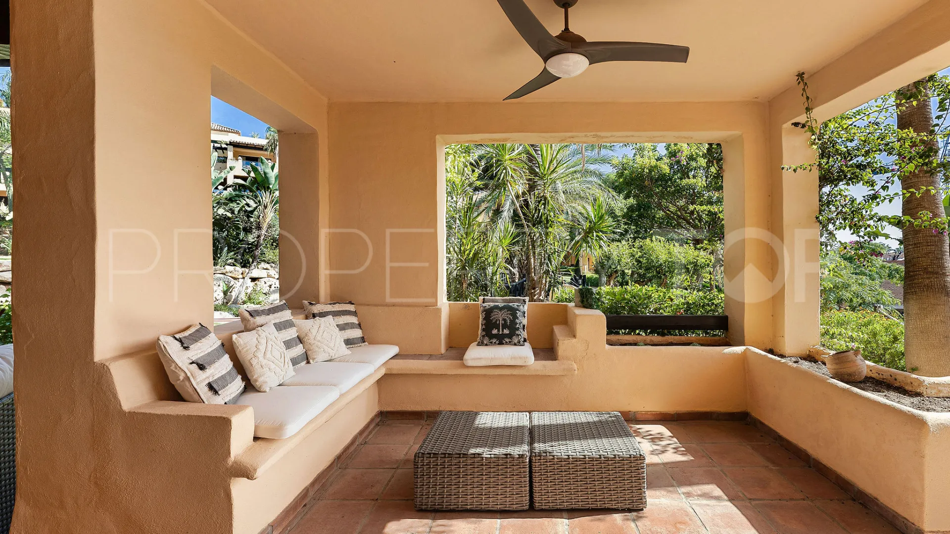 Comprar apartamento planta baja de 3 dormitorios en El Campanario