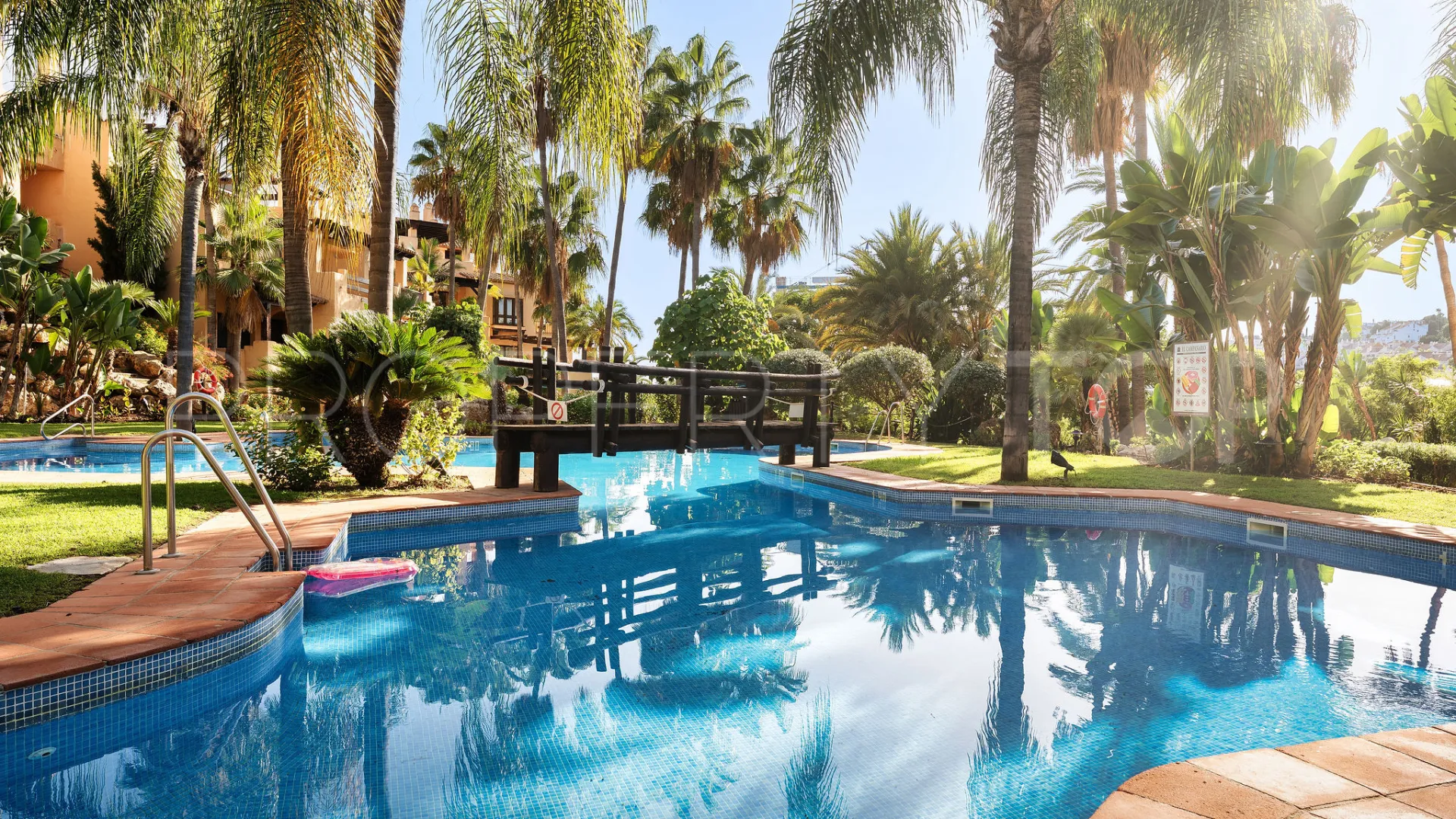 Comprar apartamento planta baja de 3 dormitorios en El Campanario