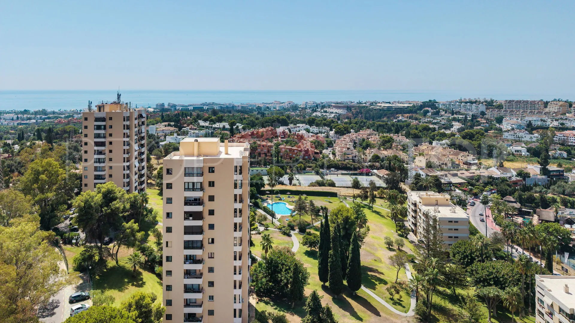Apartamento en venta con 2 dormitorios en Torres de Aloha