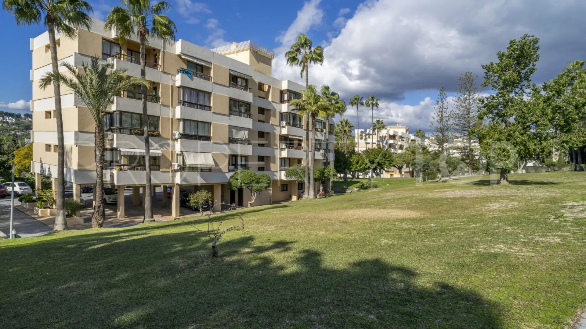 Apartamento en venta con 2 dormitorios en Torres de Aloha