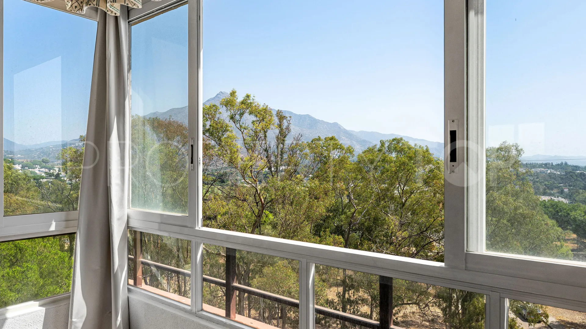 Apartamento en venta con 2 dormitorios en Torres de Aloha