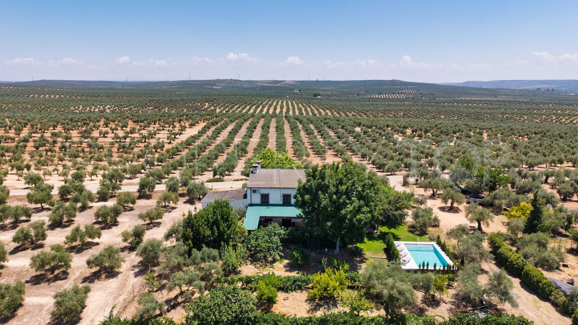 Marmolejo, finca de 6 dormitorios en venta