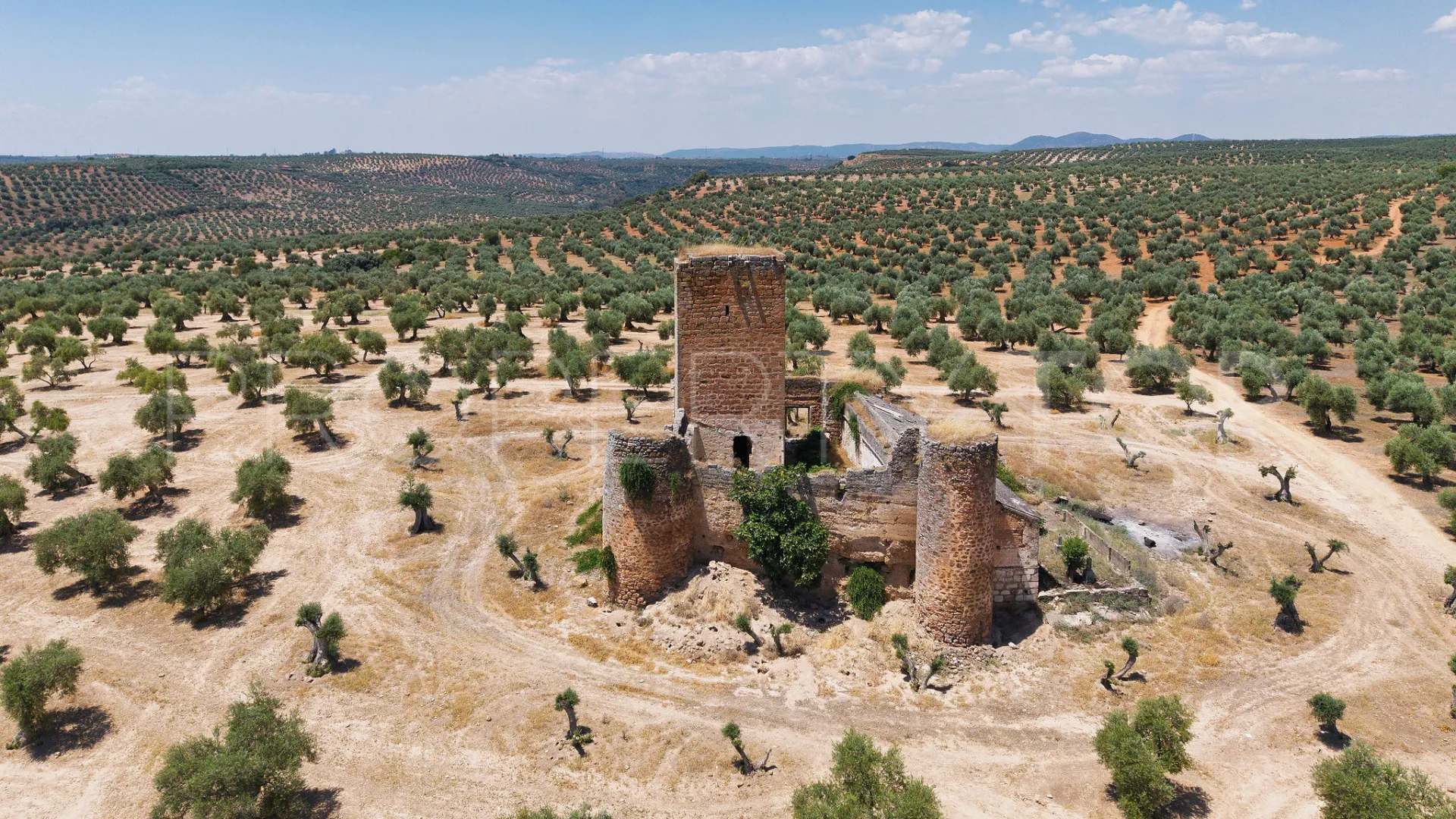 Marmolejo, finca de 6 dormitorios en venta