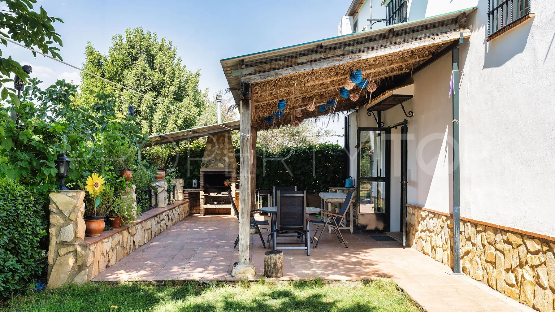 Marmolejo, finca de 6 dormitorios en venta